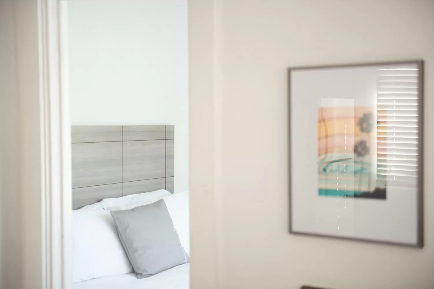 Bed, Seating Area in Hermosa Hotel