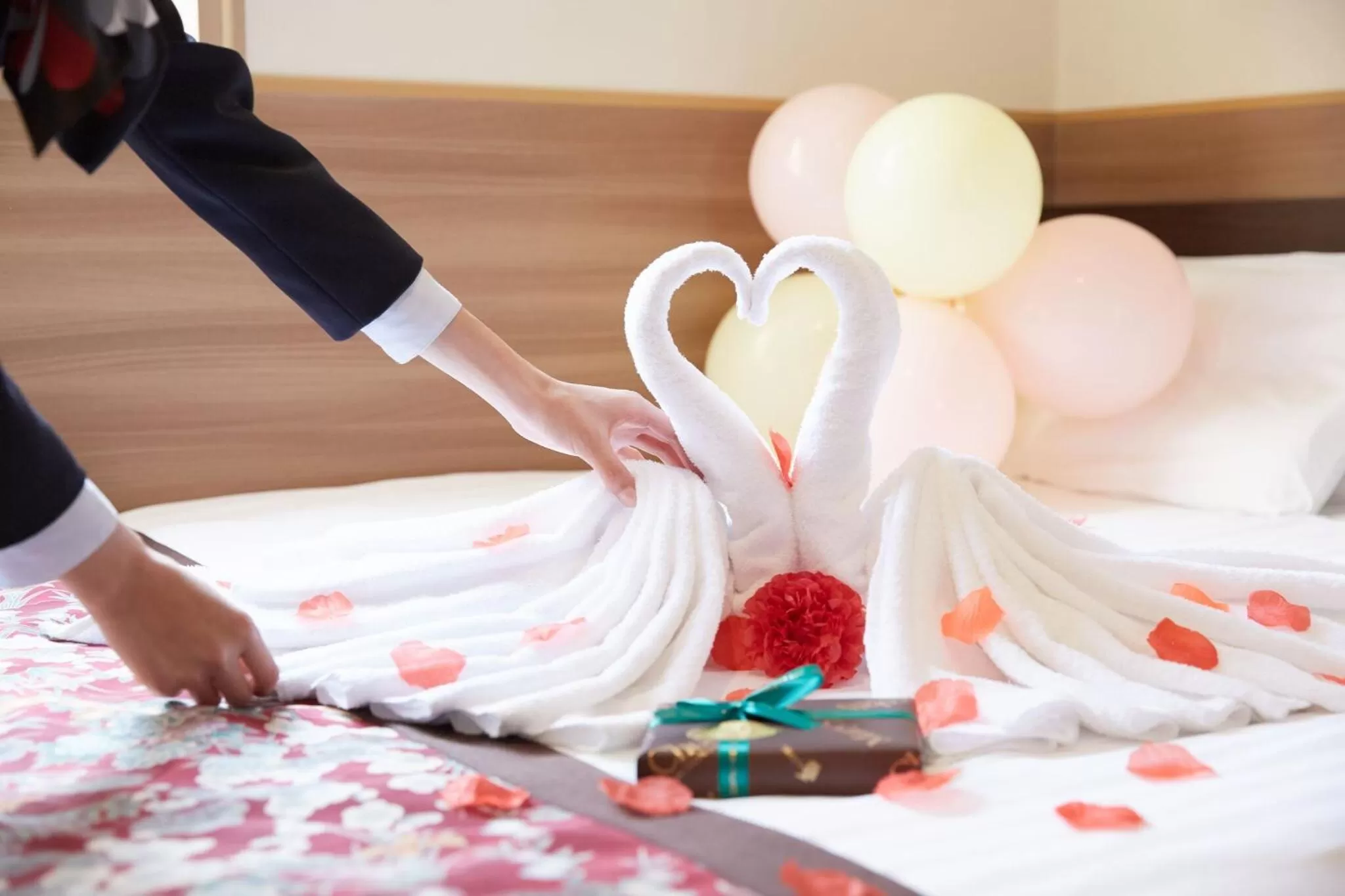 room service, Bed in Dotonbori Hotel