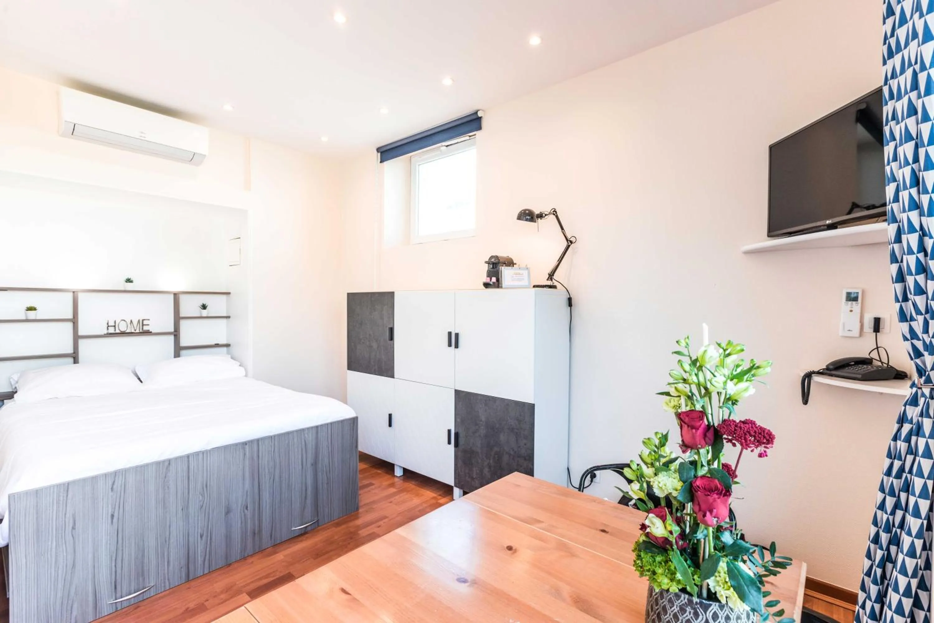 Bed in Hotel Belle Vue Royan