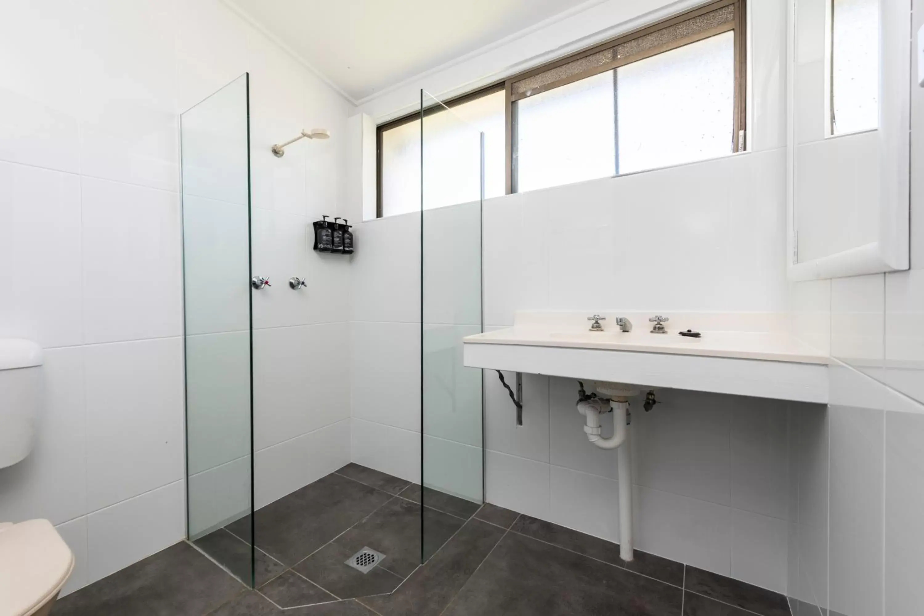 Bathroom in Fern Bay Motel