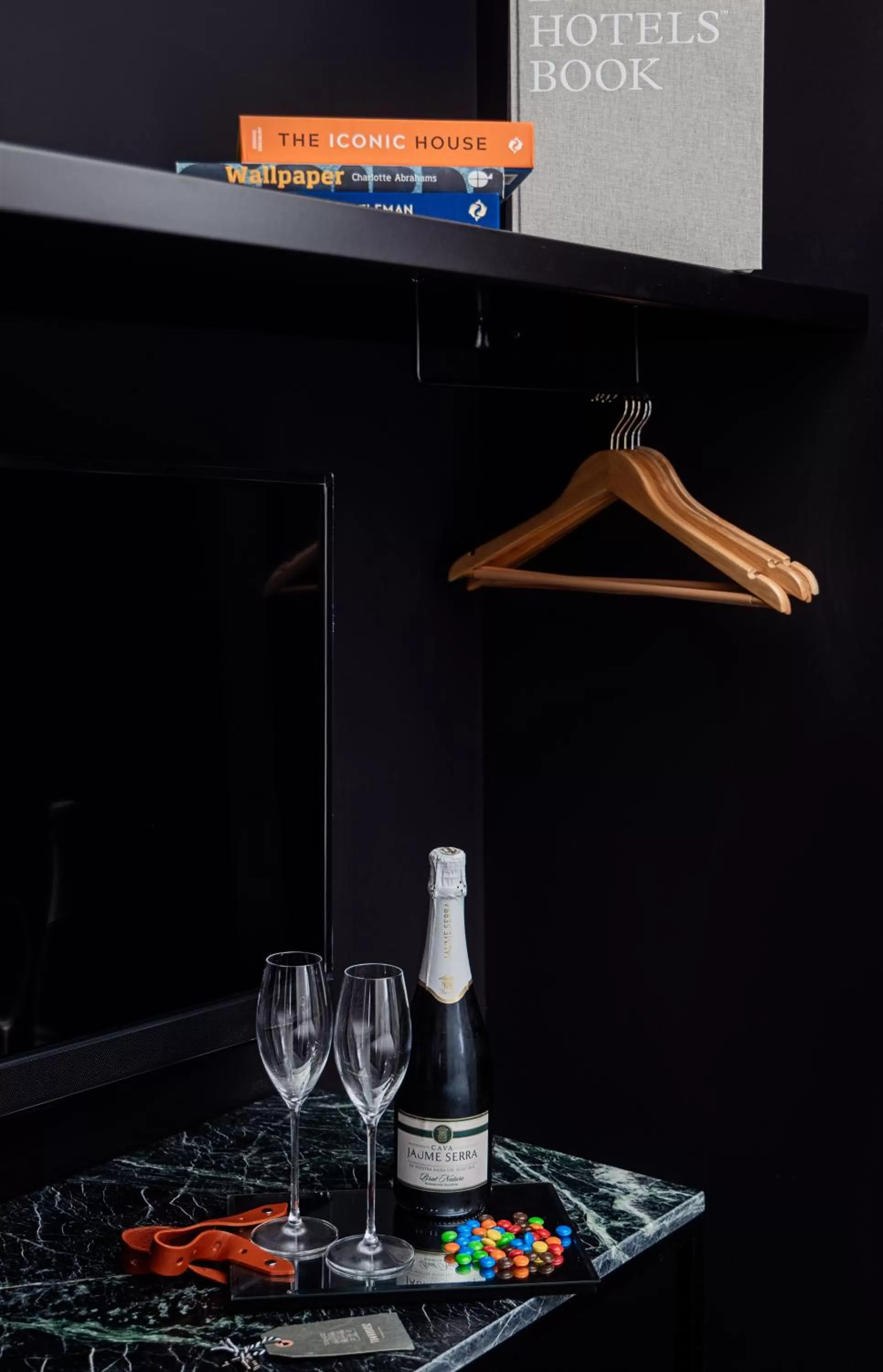 Drinks in Townhouse Residence a member of Brown Hotels