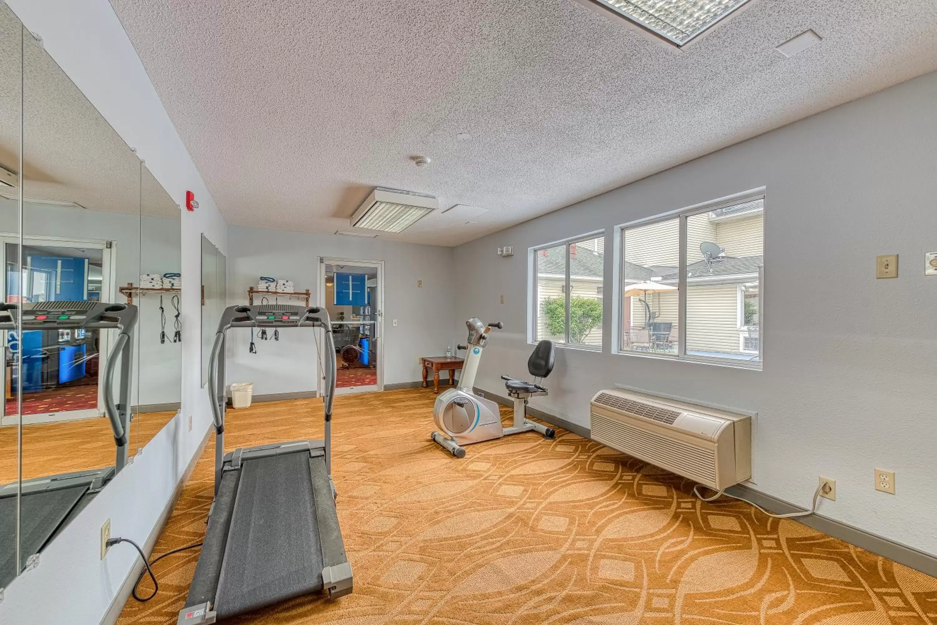 Fitness centre/facilities, Fitness Center/Facilities in American Inn & suites
