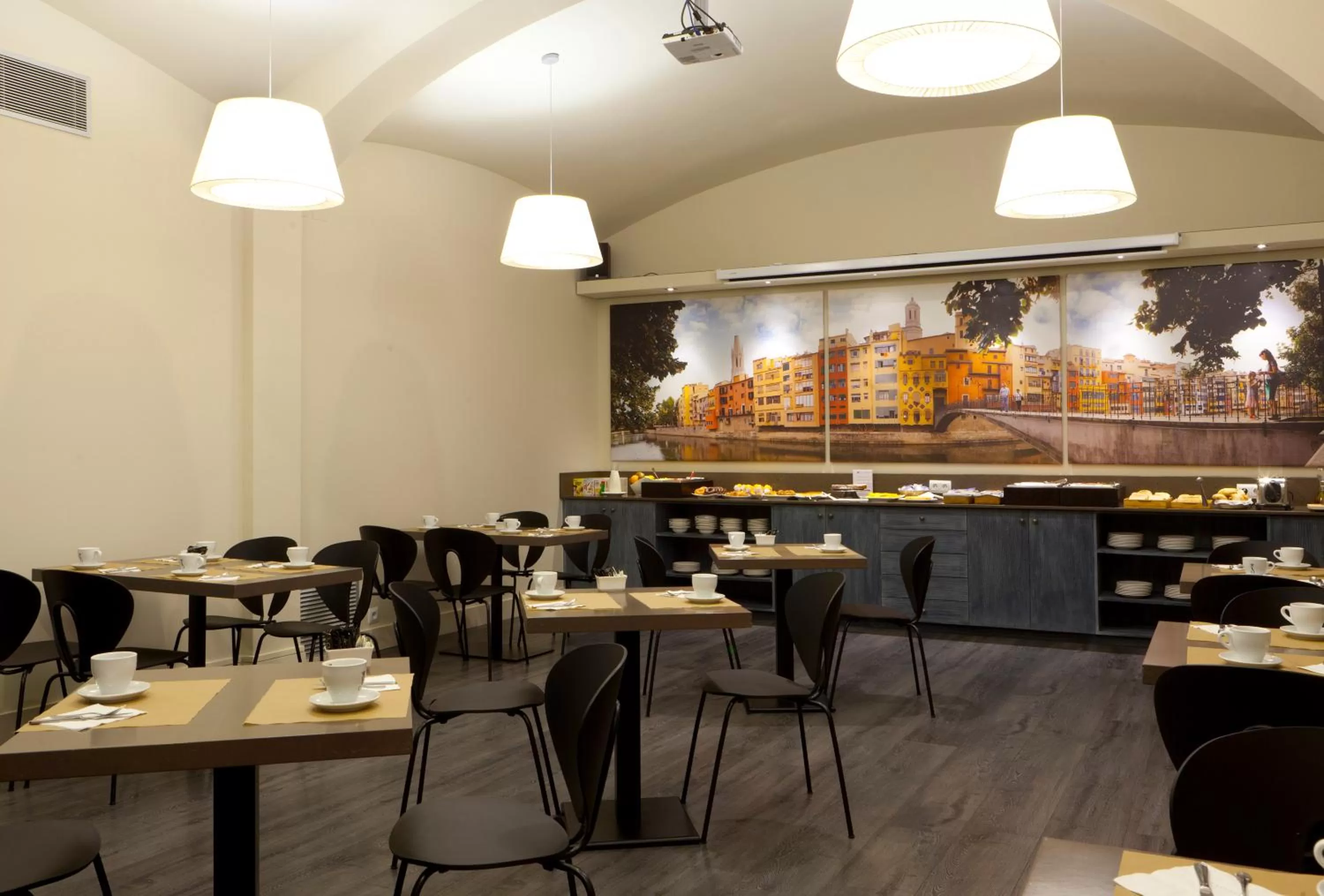 Restaurant/places to eat in Peninsular