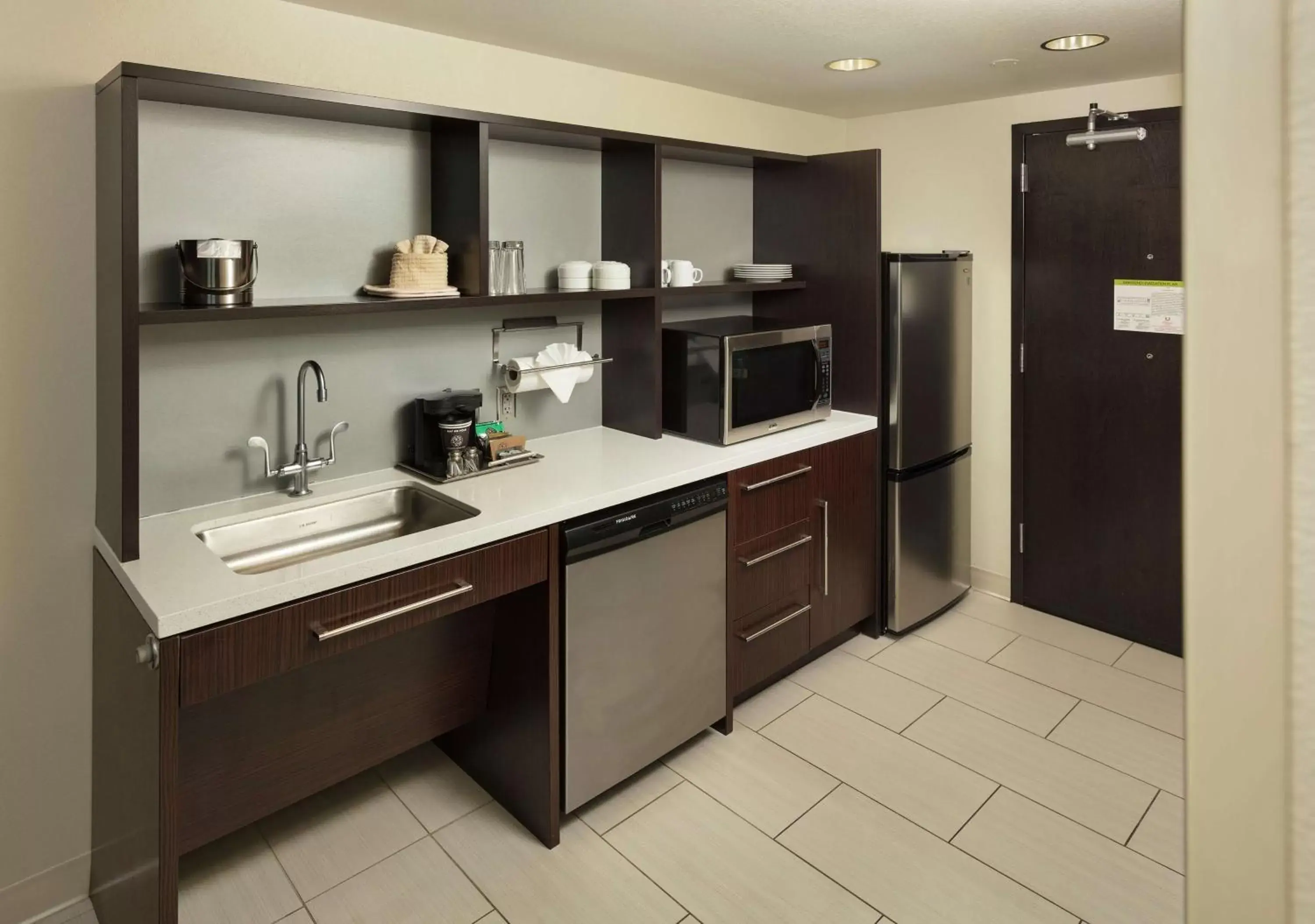 Kitchen or kitchenette, Kitchen/Kitchenette in Home2 Suites by Hilton Salt Lake City/Layton