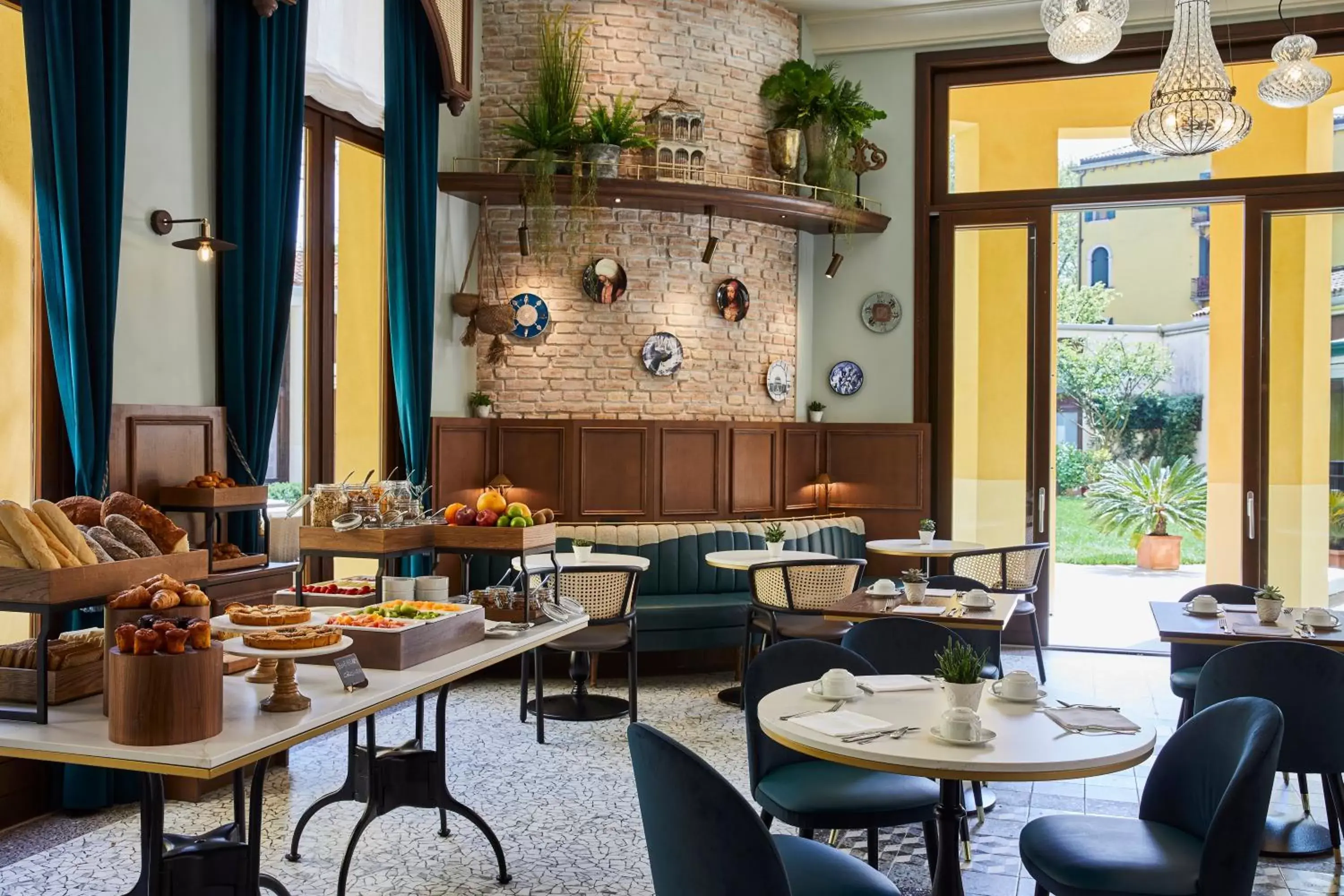 Breakfast, Restaurant/Places to Eat in Hotel Indigo Venice - Sant'Elena, an IHG Hotel