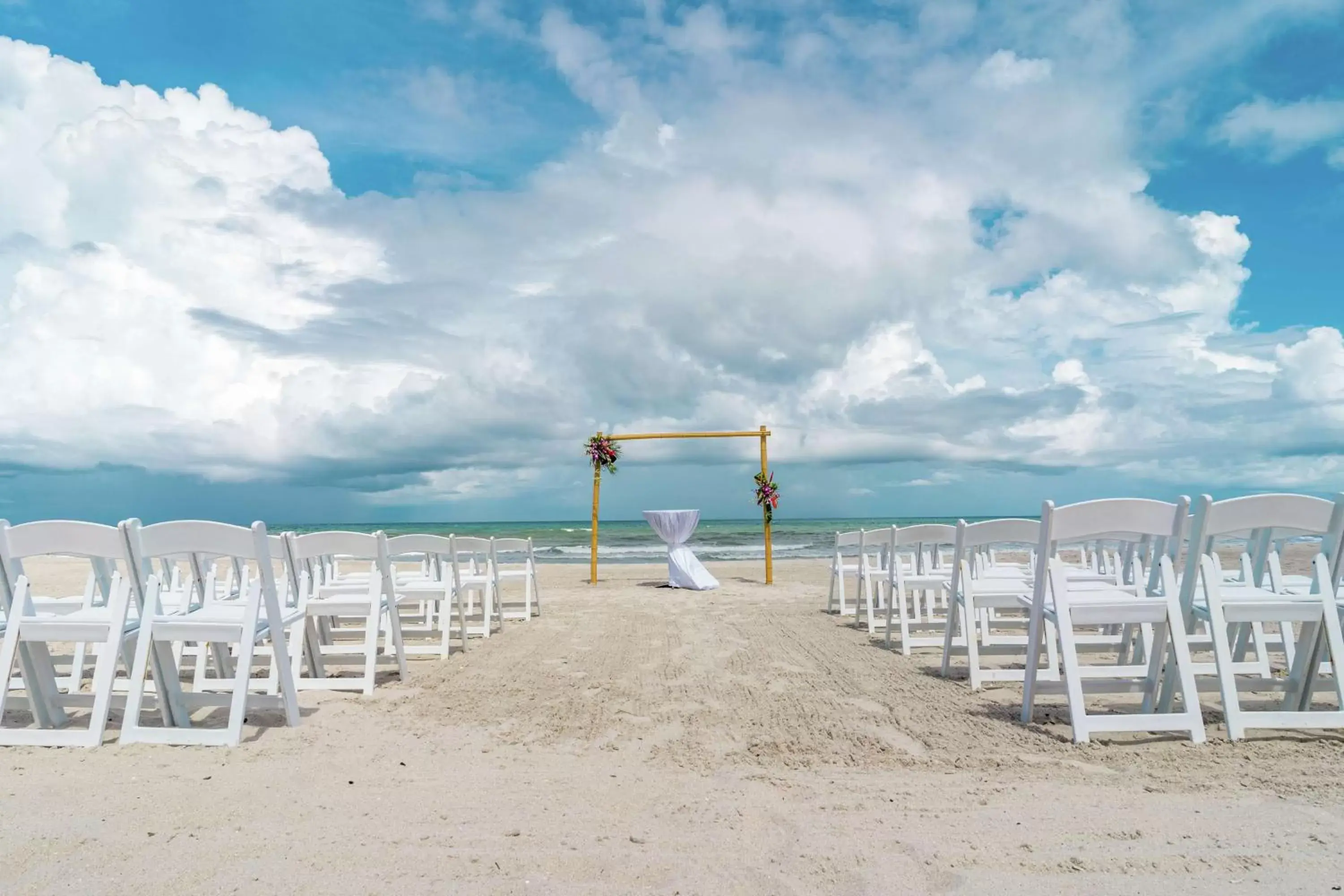 Meeting/conference room, Beach in DoubleTree Suites by Hilton Melbourne Beach Oceanfront