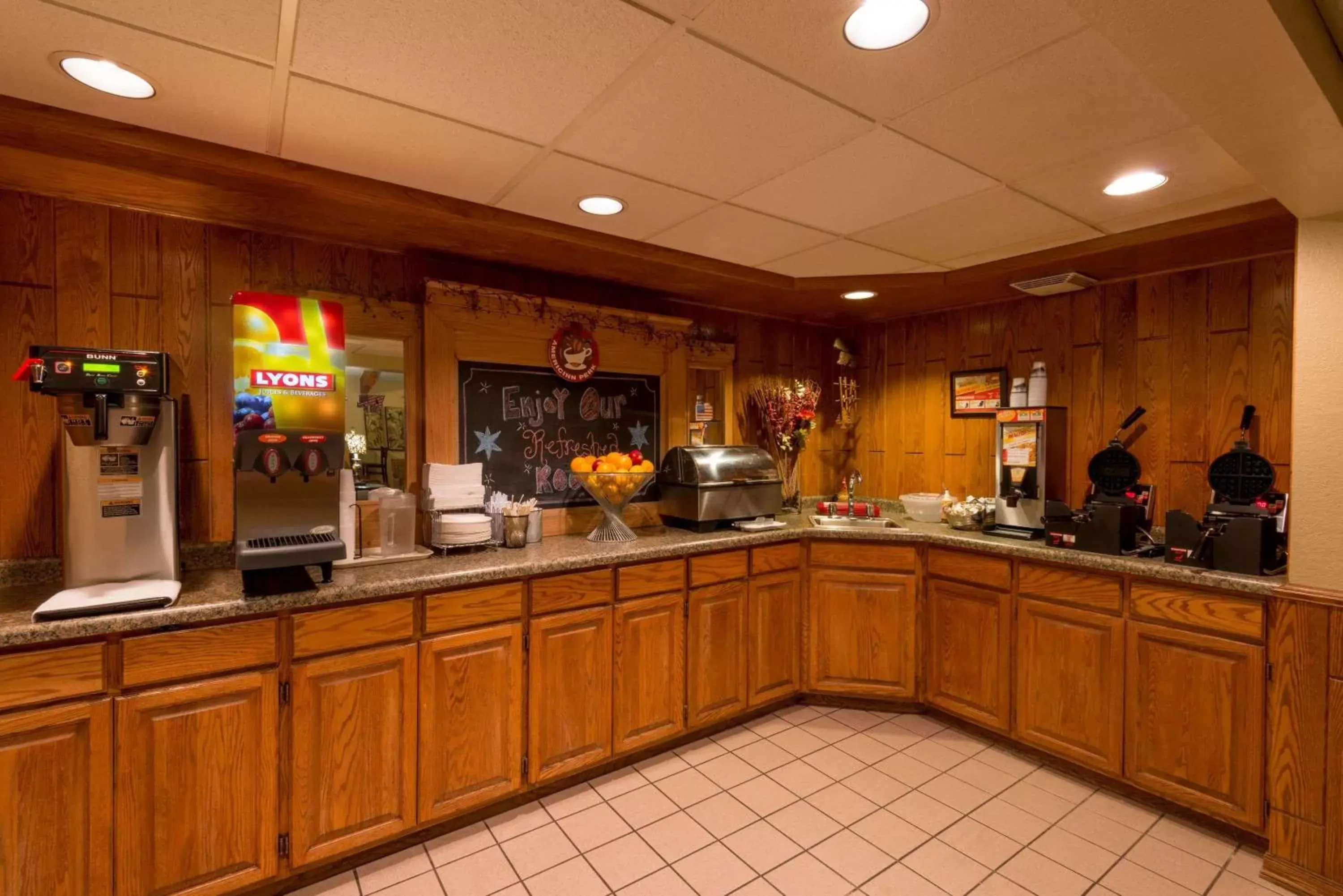 Restaurant/places to eat in AmericInn by Wyndham Minocqua