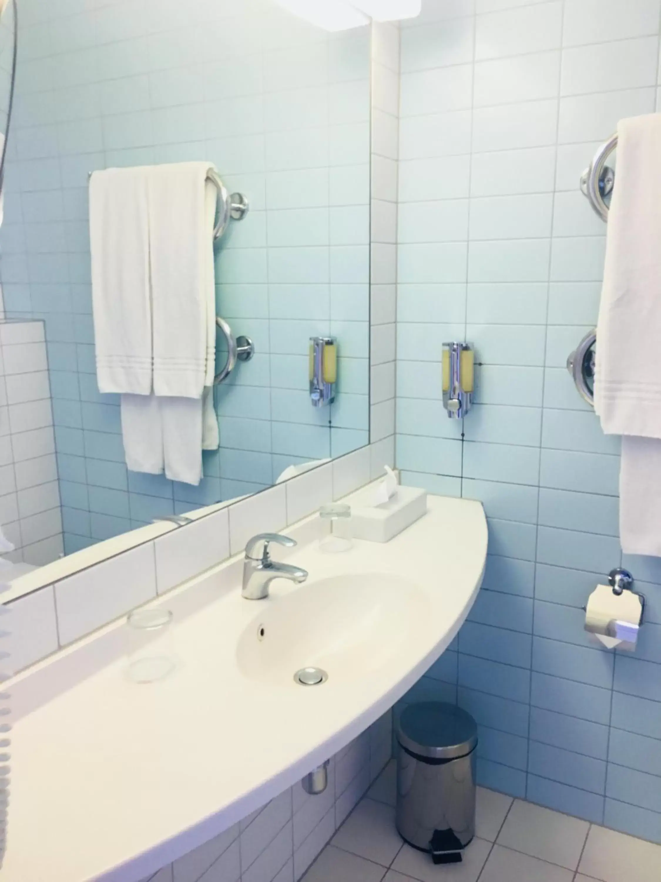 Shower, Bathroom in Green Park Hotel Klaipeda