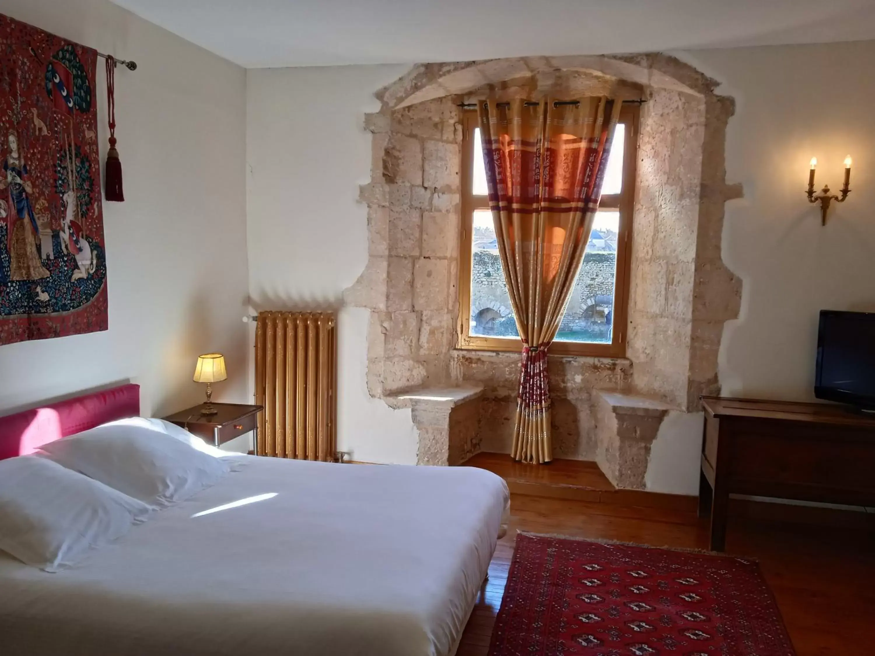 Bed in Le Vieux Chateau