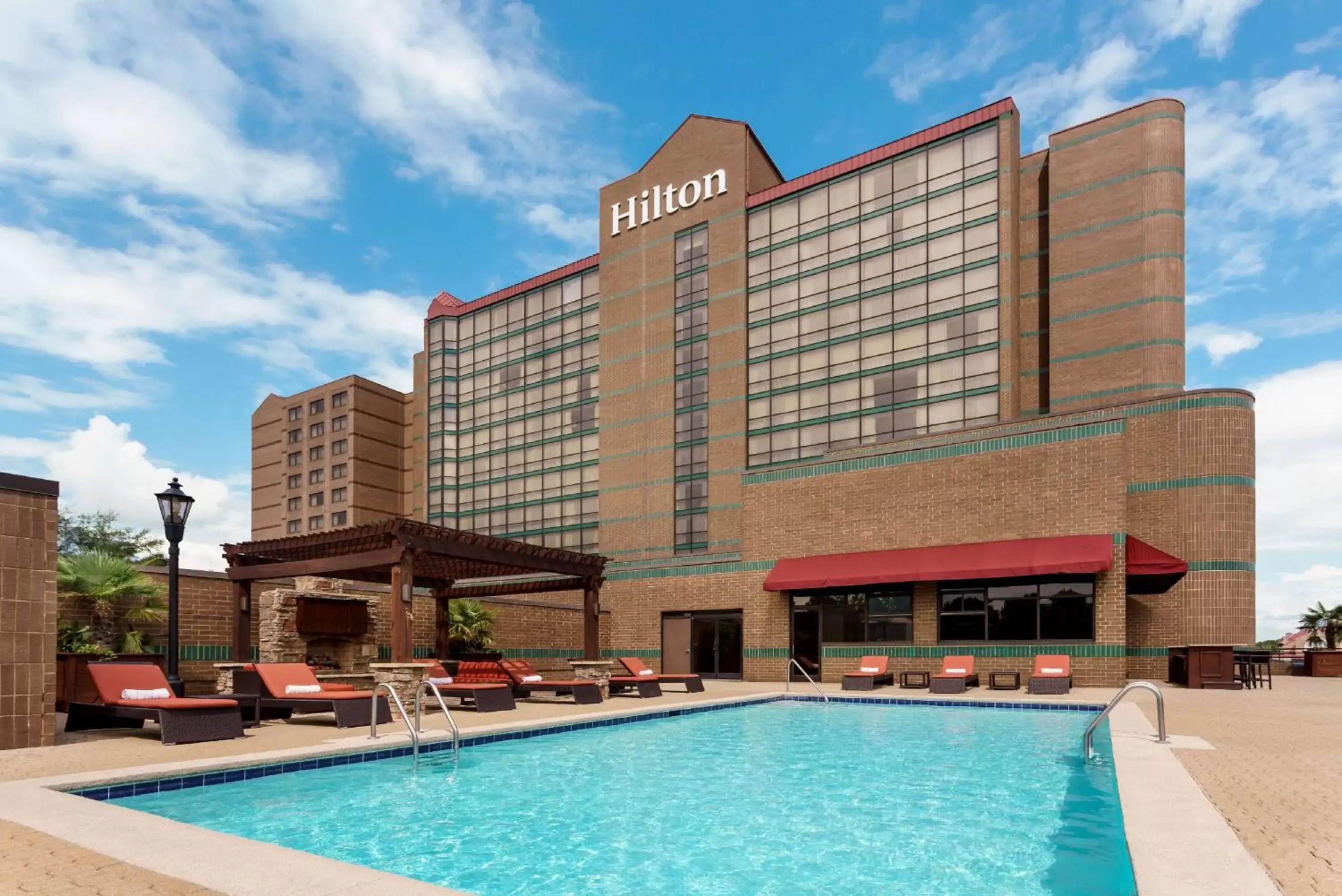 Pool view in Hilton Charlotte University Place Pool view in Hilton Charlotte University Place