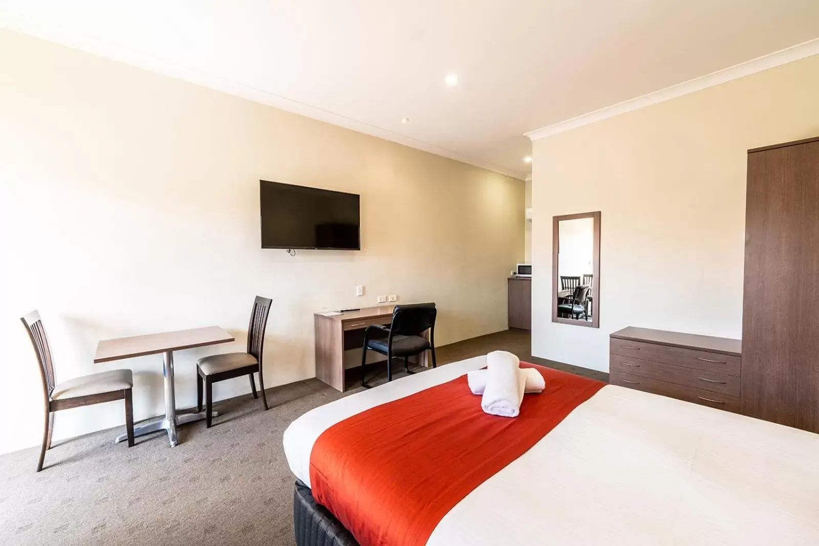 Bedroom, TV/Entertainment Center in Parkes International