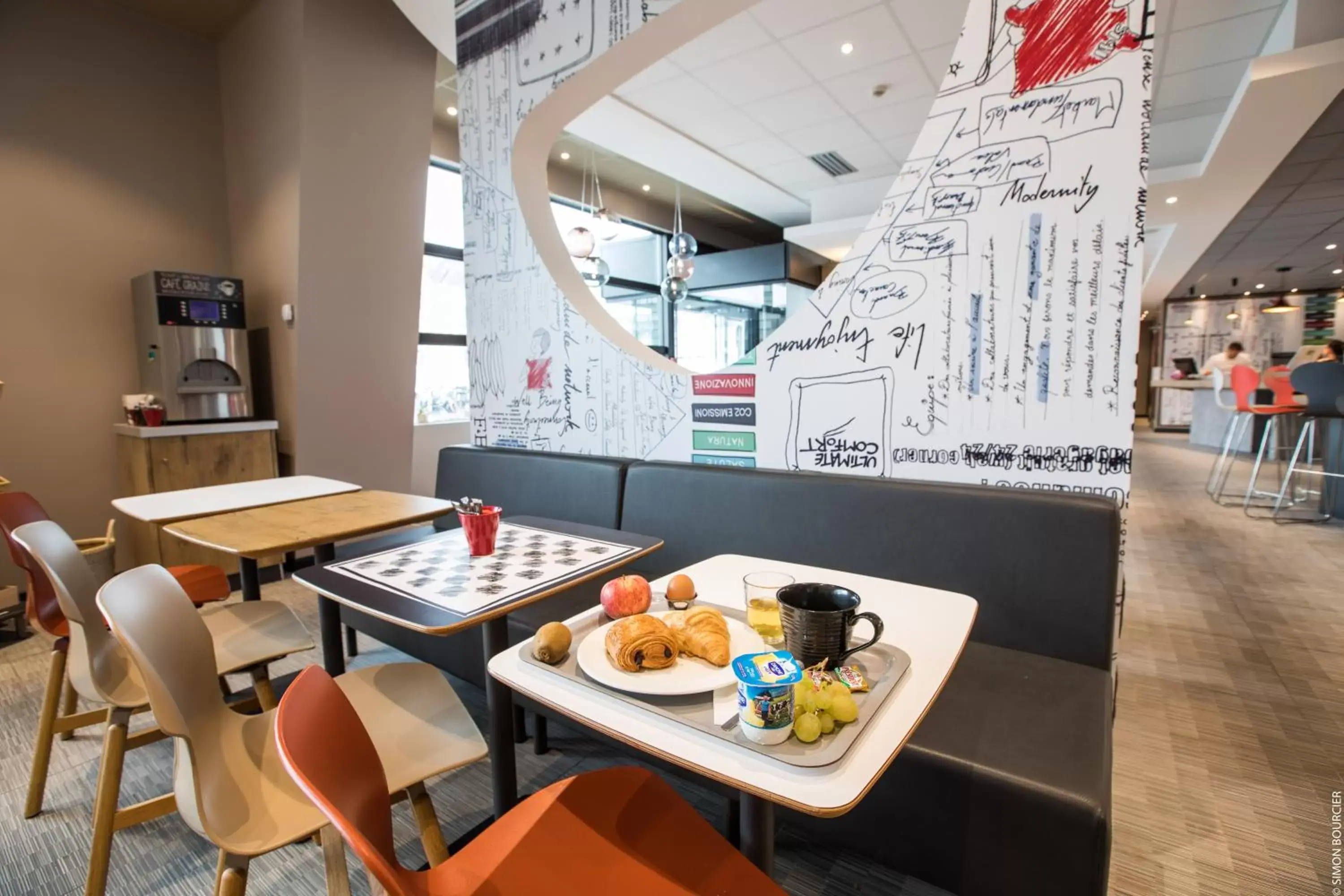 Area and facilities, Restaurant/Places to Eat in Hotel ibis Rennes Centre Gare Sud