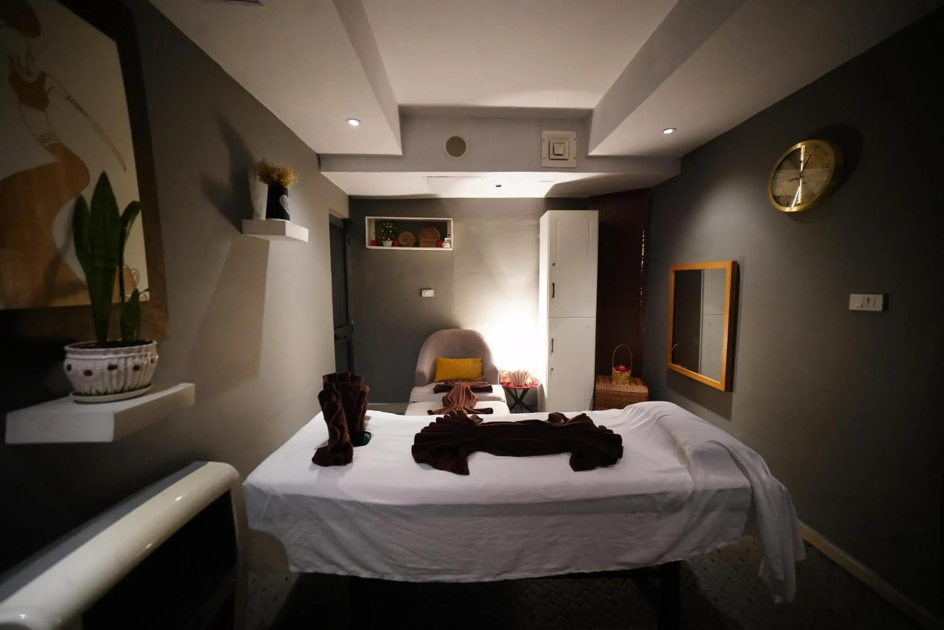 Massage in Mado Hotel