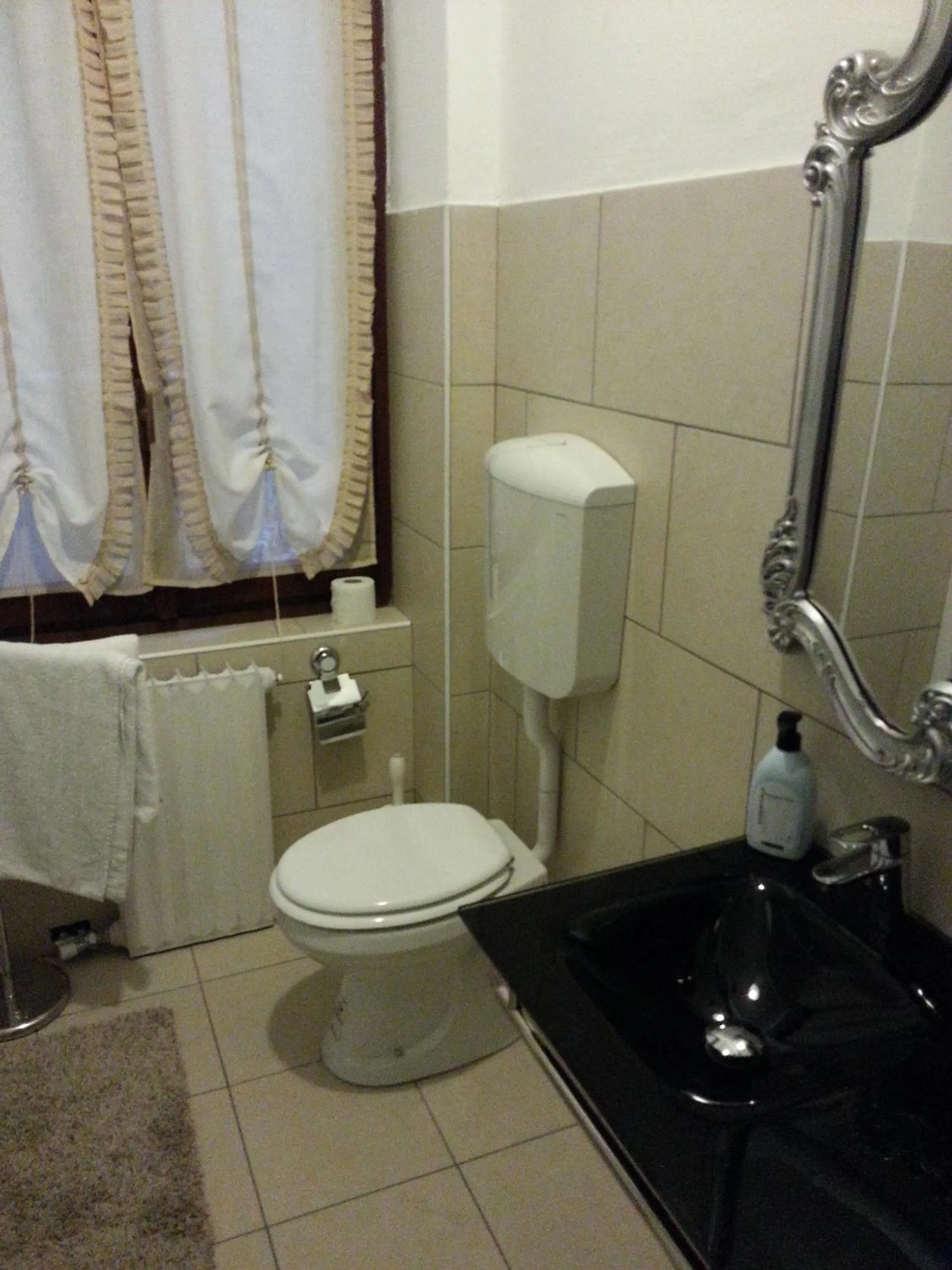 Bathroom in Megaride Guest House