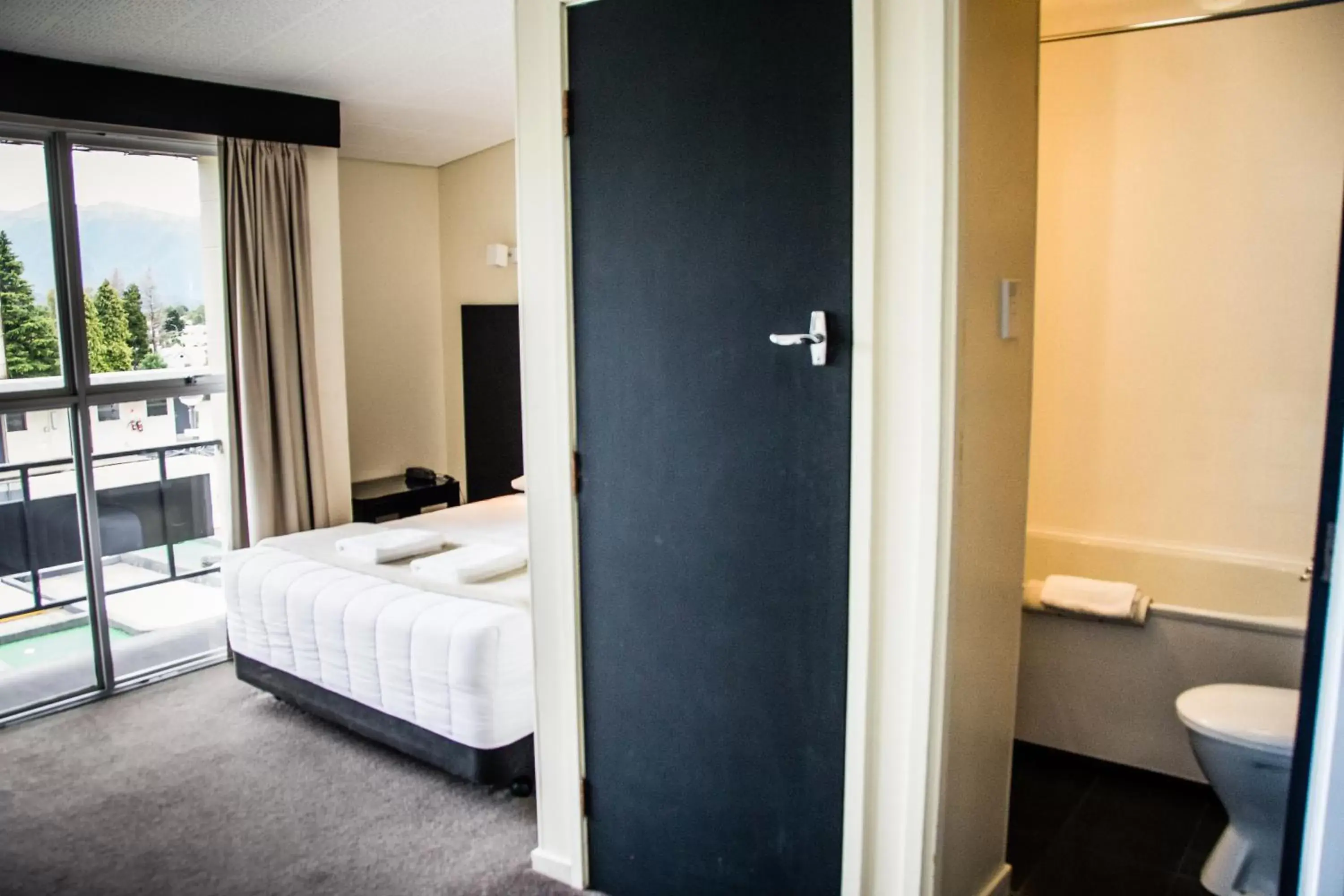 Photo of the whole room, Bed in Fiordland Hotel Photo of the whole room, Bed in Fiordland Hotel