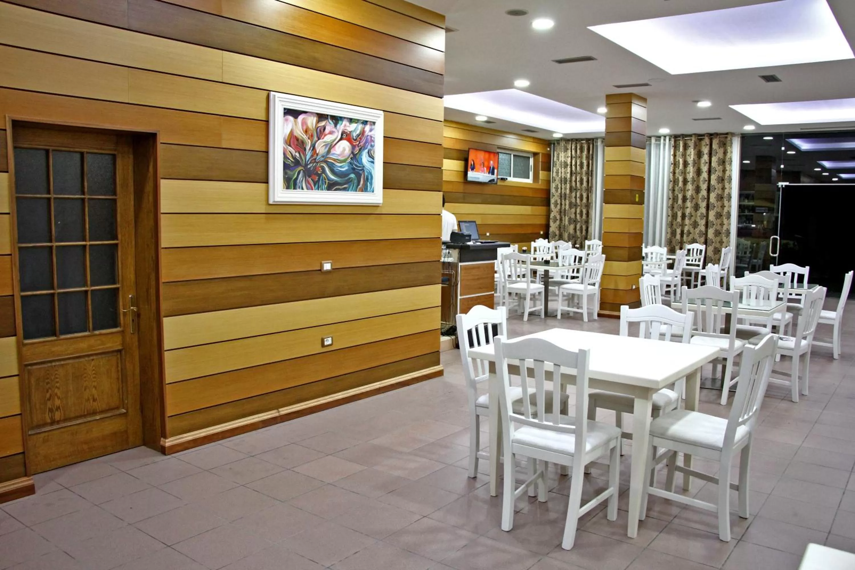 Kitchen or kitchenette, Restaurant/Places to Eat in Hotel Vila Giorgio