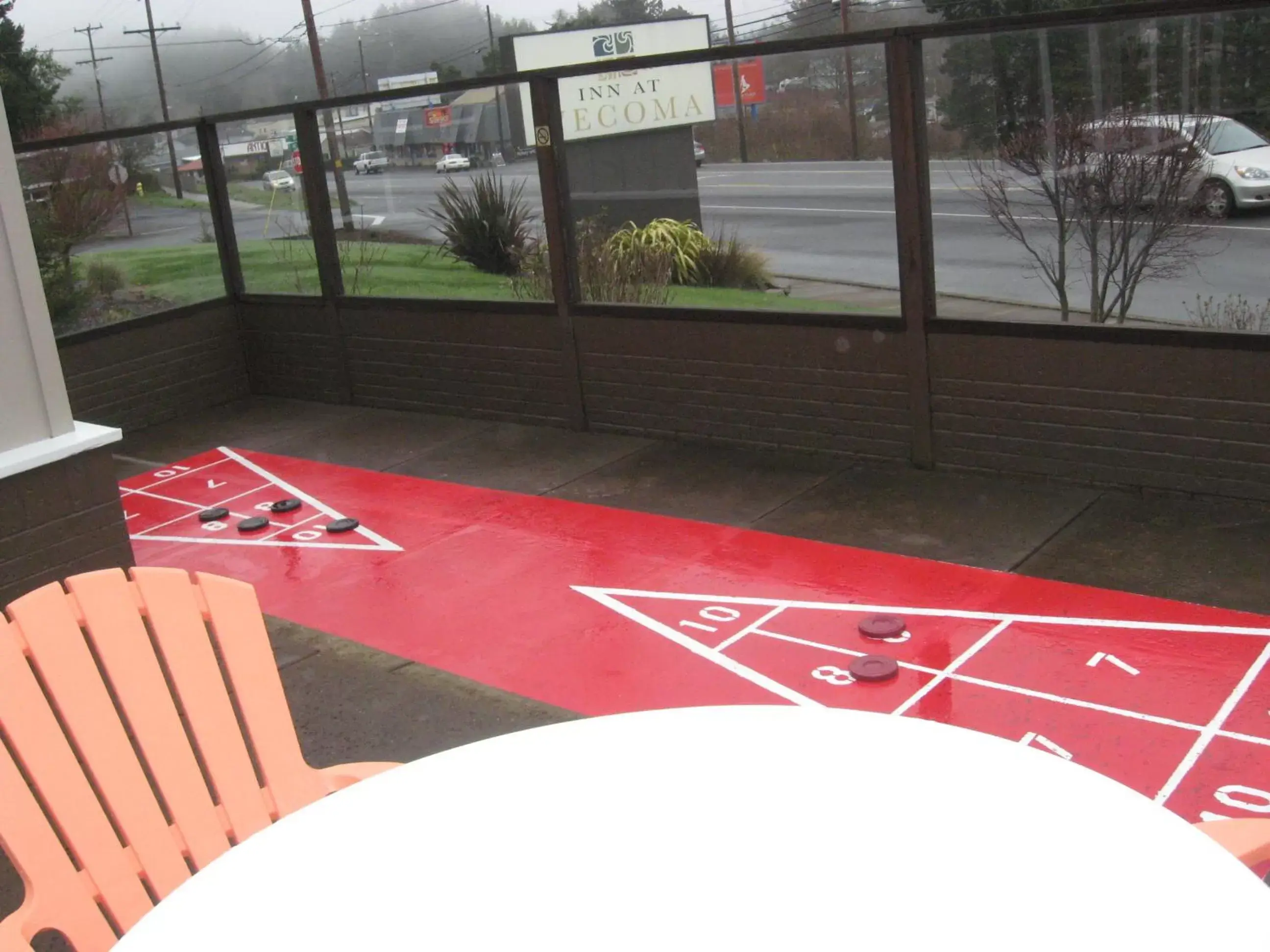 Facade/entrance in Inn at Wecoma Facade/entrance in Inn at Wecoma