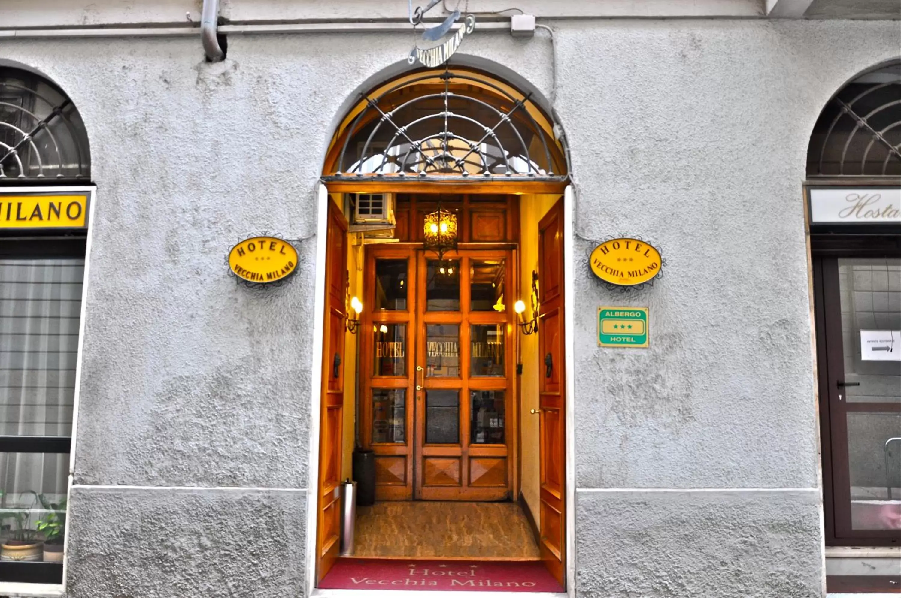 Facade/Entrance in Hotel Vecchia Milano