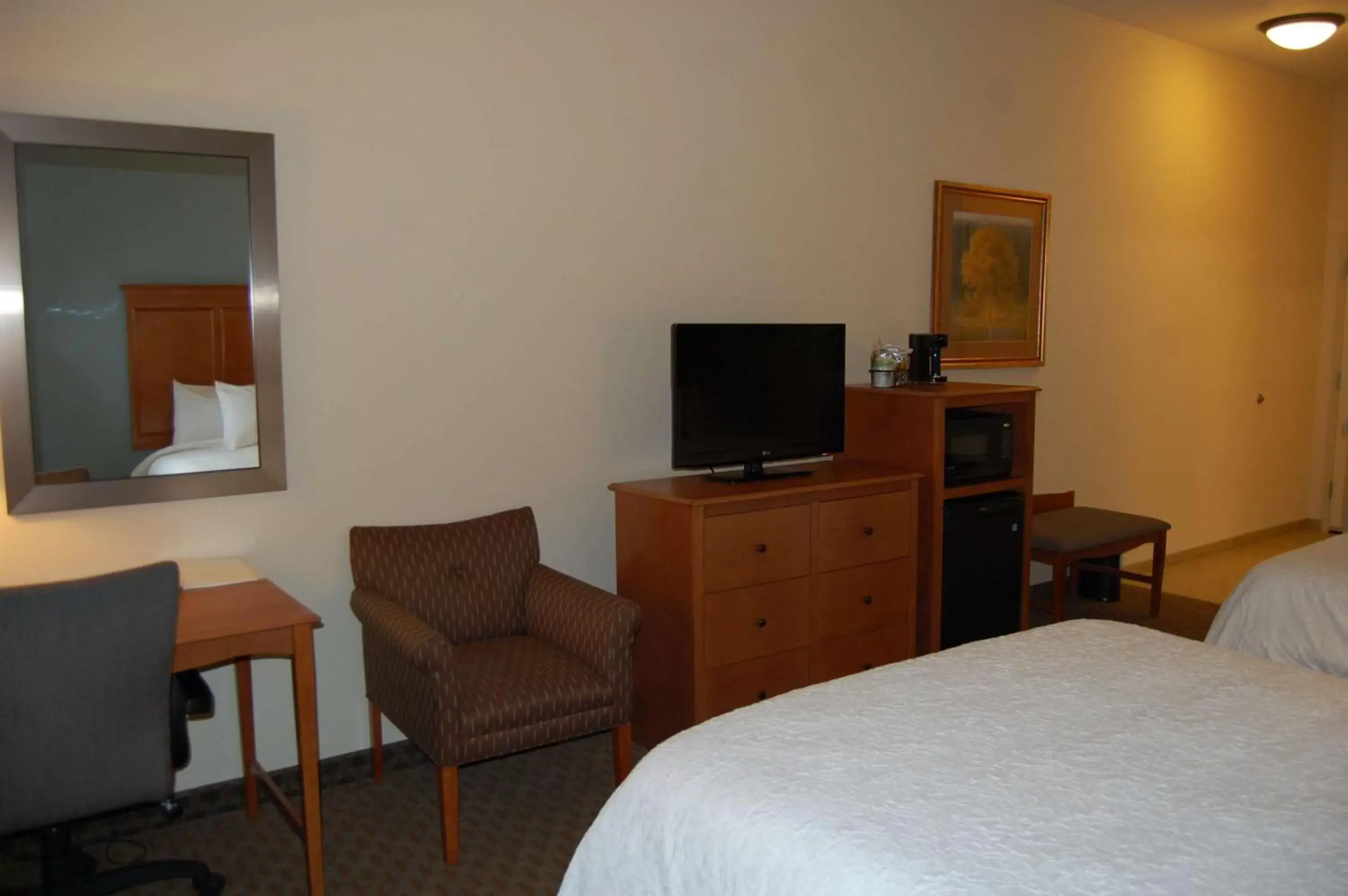 Queen Room with Two Queen Beds - Disability Access Hearing /Non-Smoking in Hampton Inn Sidney Queen Room with Two Queen Beds - Disability Access Hearing /Non-Smoking in Hampton Inn Sidney
