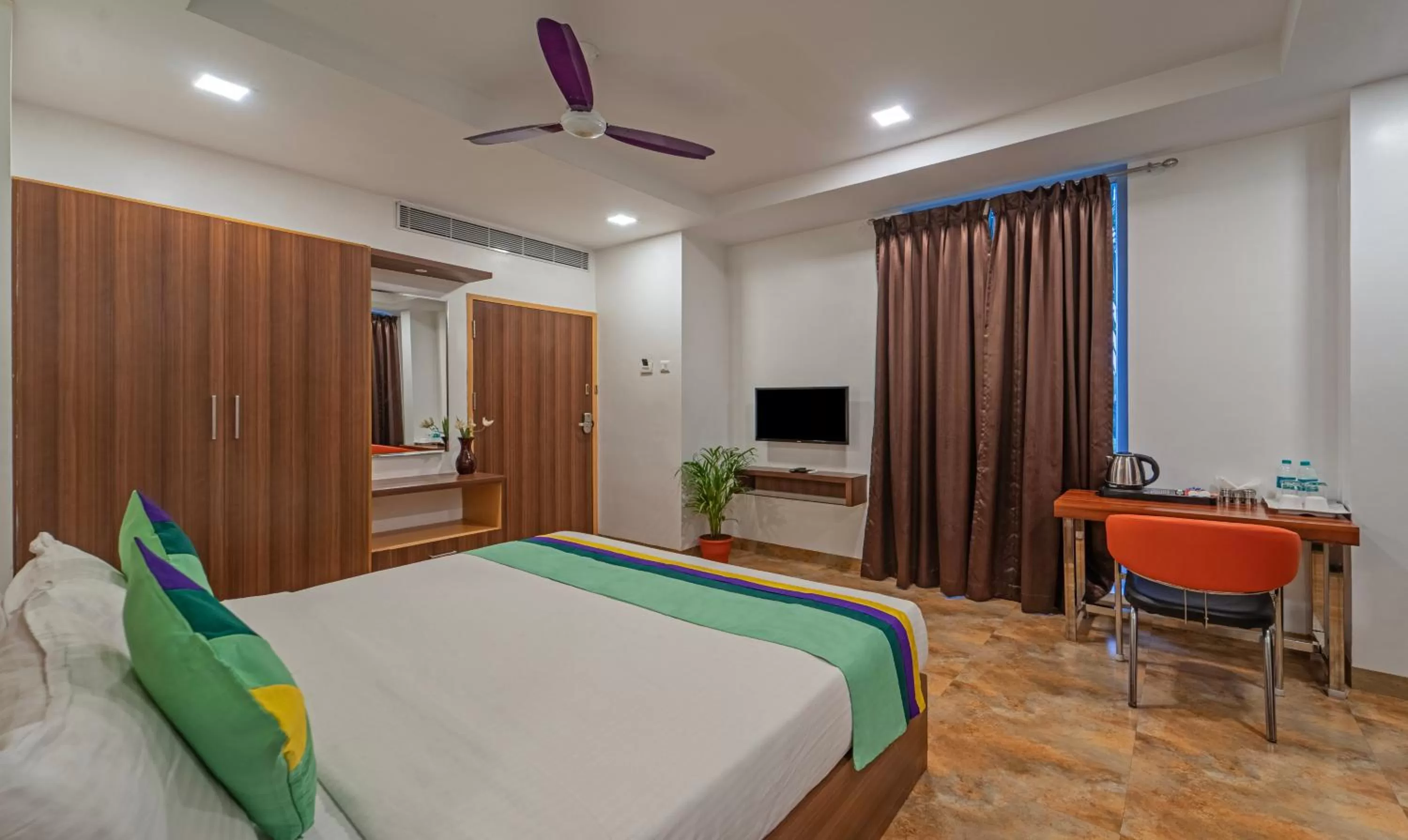Bedroom, Bed in Treebo Golden Swan Tambaram