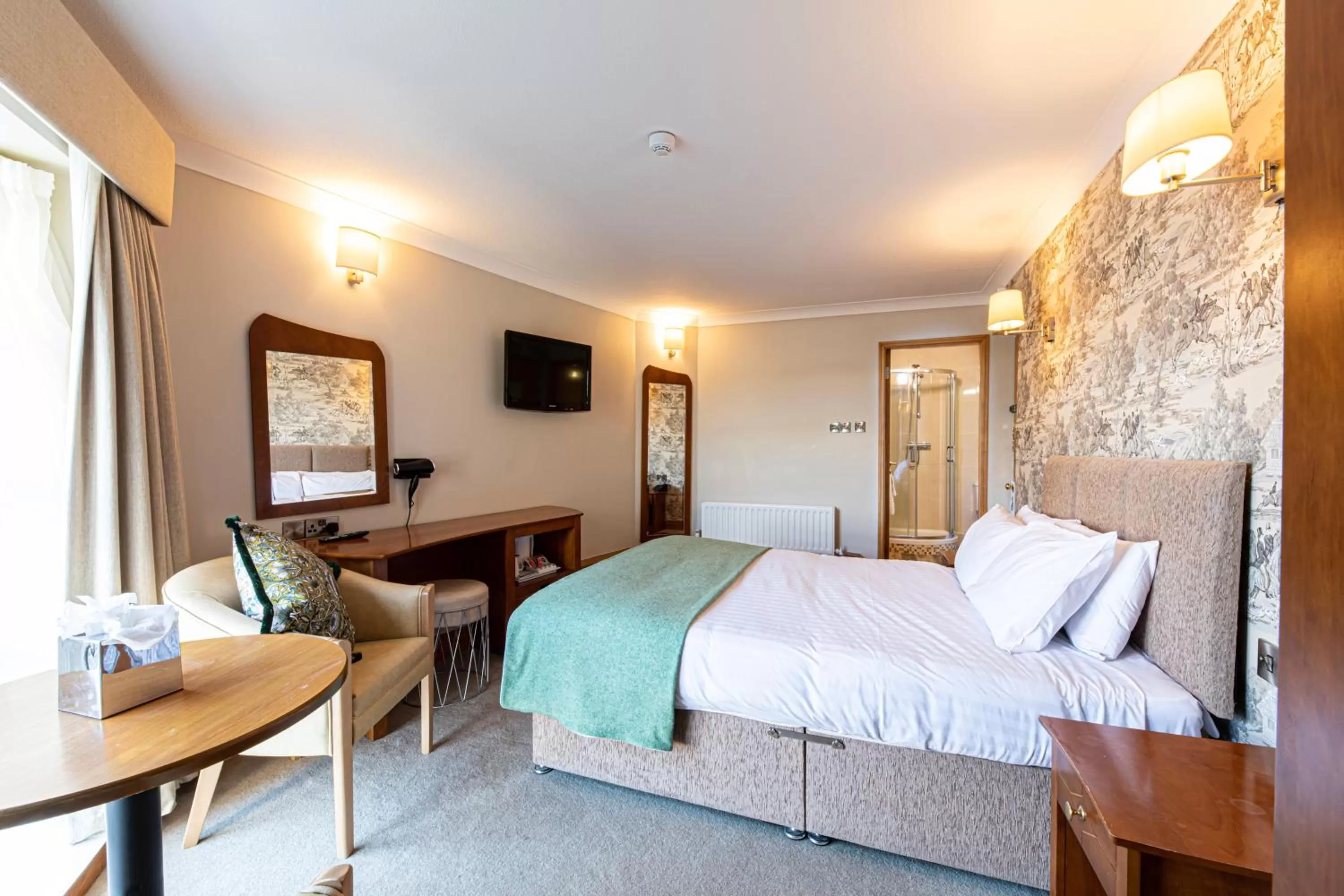 Bedroom, Bed in Ballina Manor Hotel