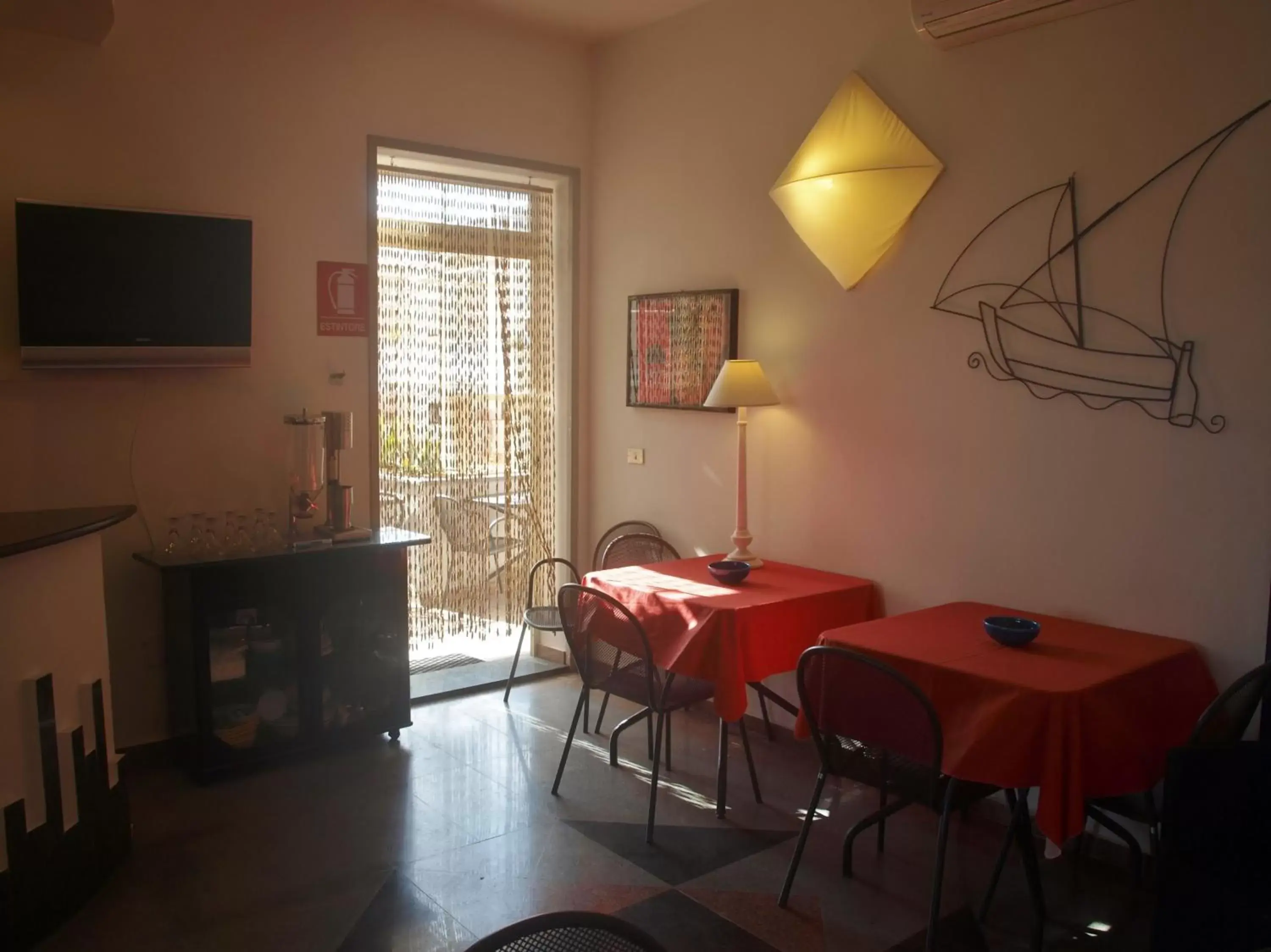 Lounge or bar, Dining Area in Hotel La Conchiglia