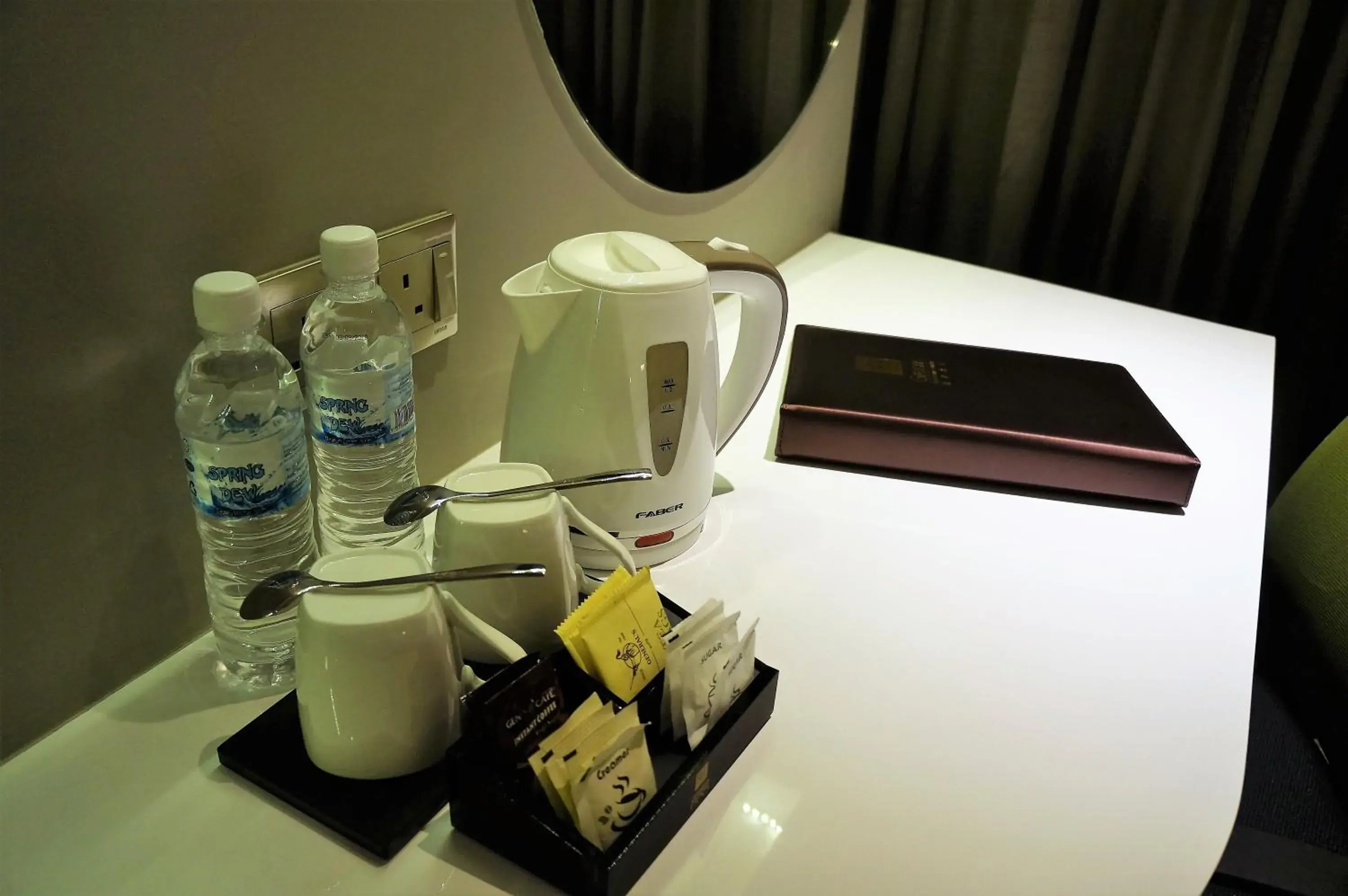 Coffee/tea facilities in Greens Hotel & Suites