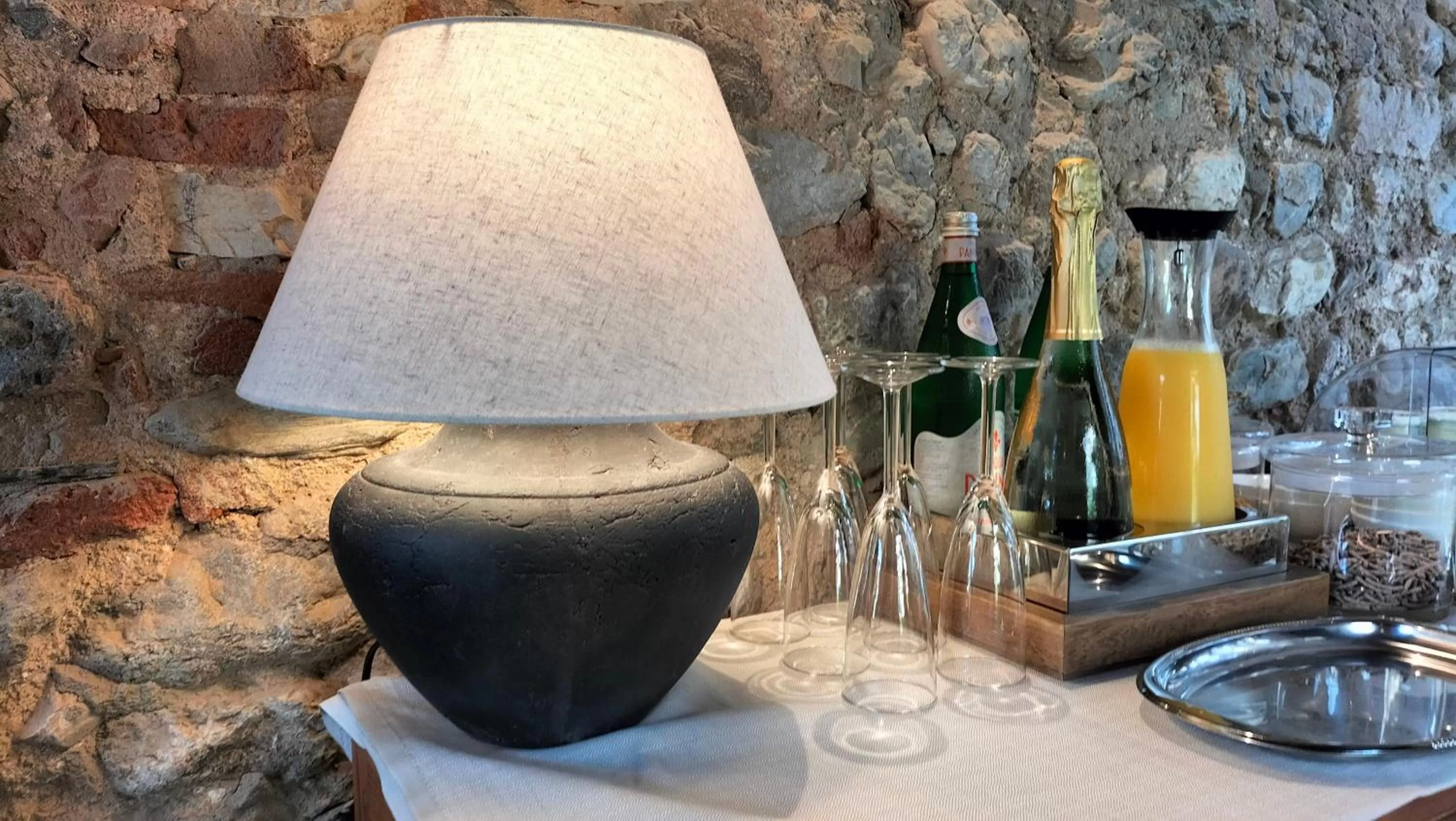 Breakfast in Badia Giulia Prestigious Historical B&B