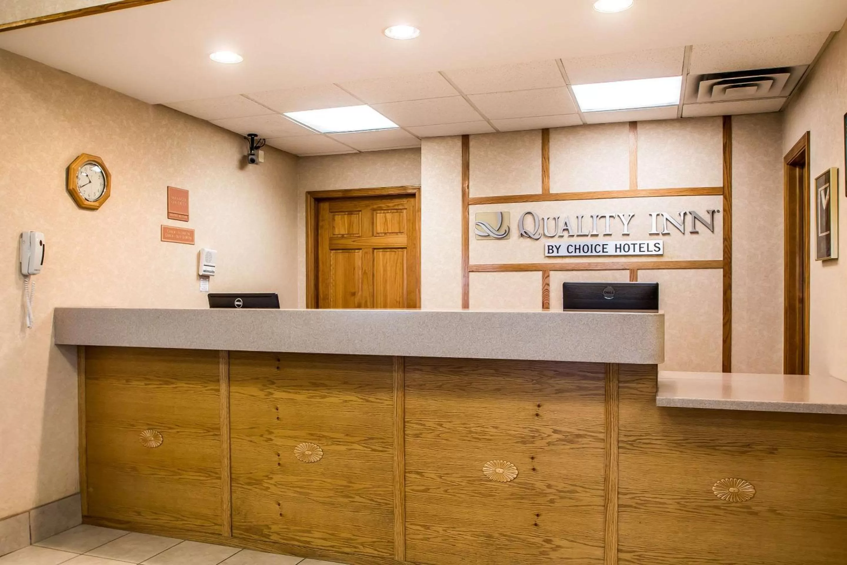 Lobby or reception in Quality Inn Morris I-80