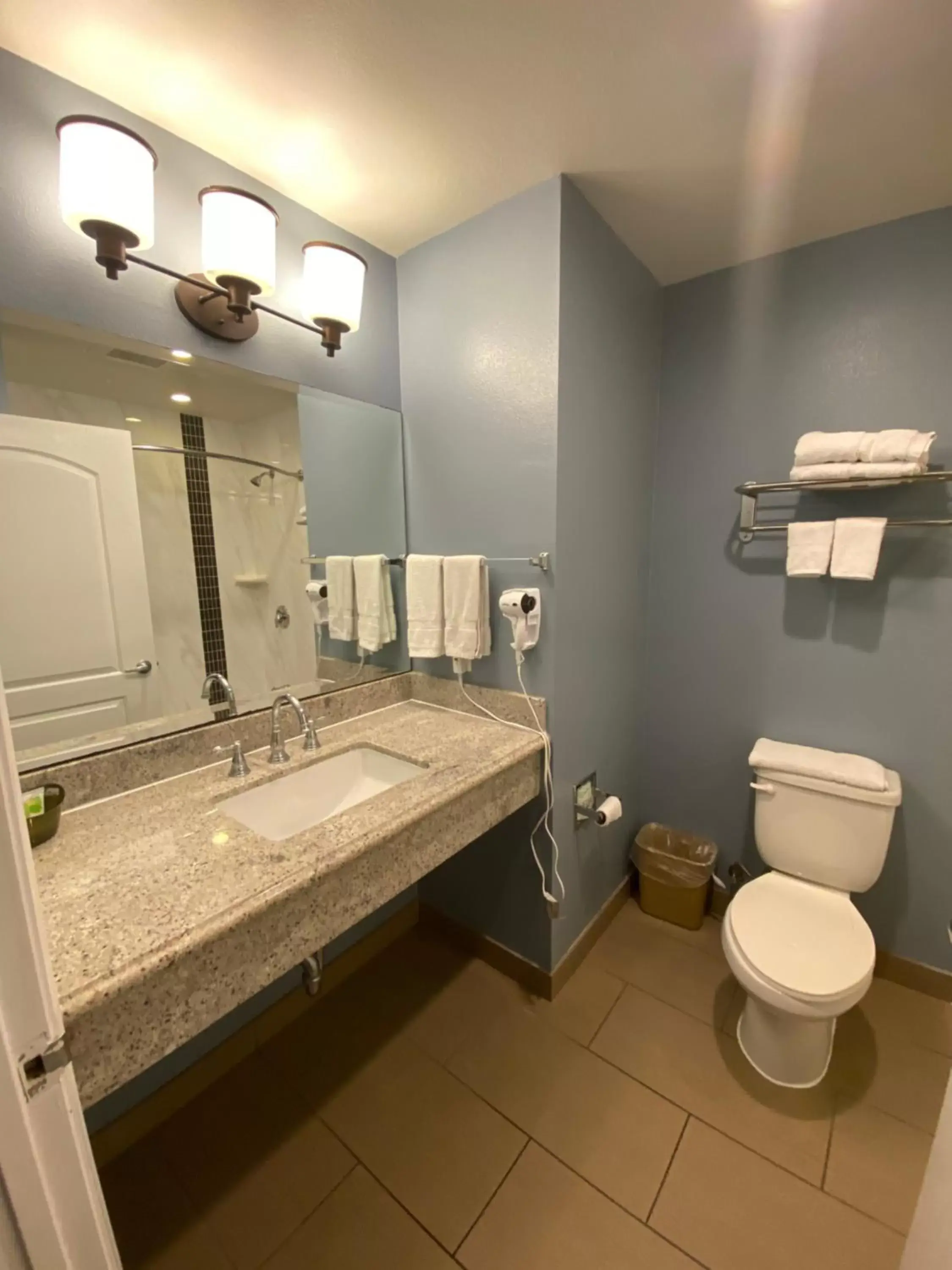 Bathroom in Ocean Surf Inn & Suites