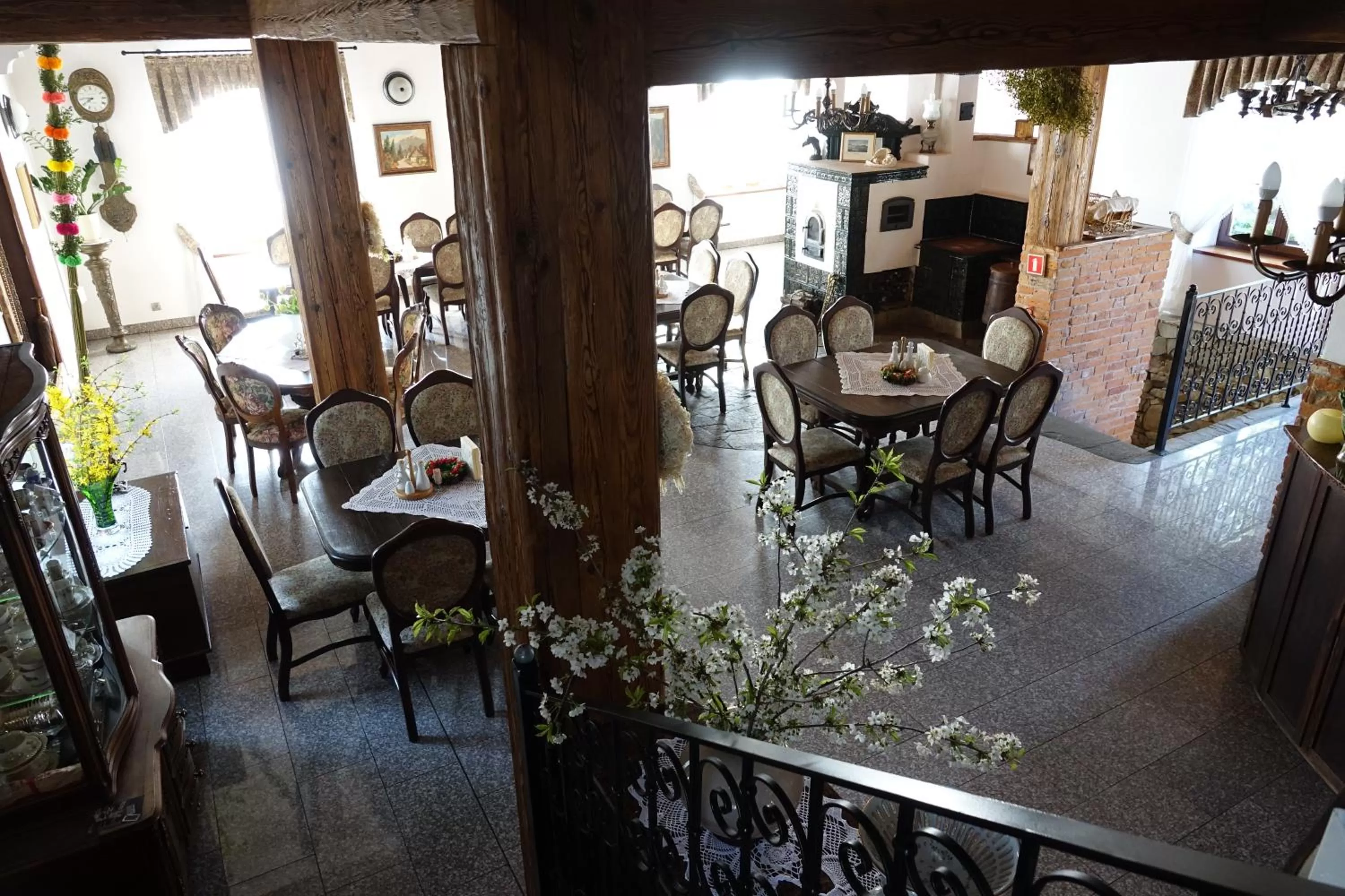 Restaurant/places to eat in Gościniec Dworski w Ropie - Pokoje gościnne