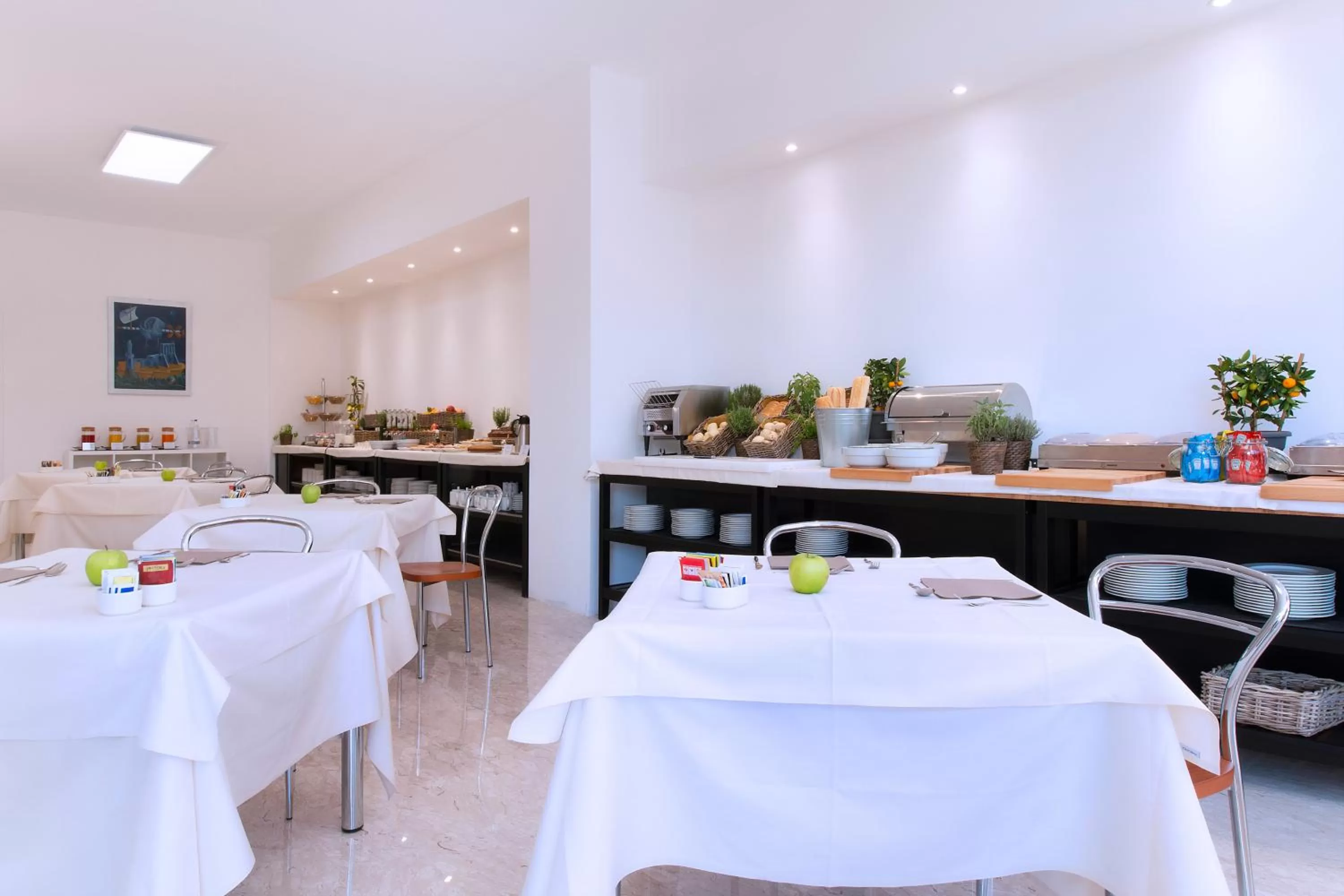 Buffet breakfast in CDH Hotel Modena