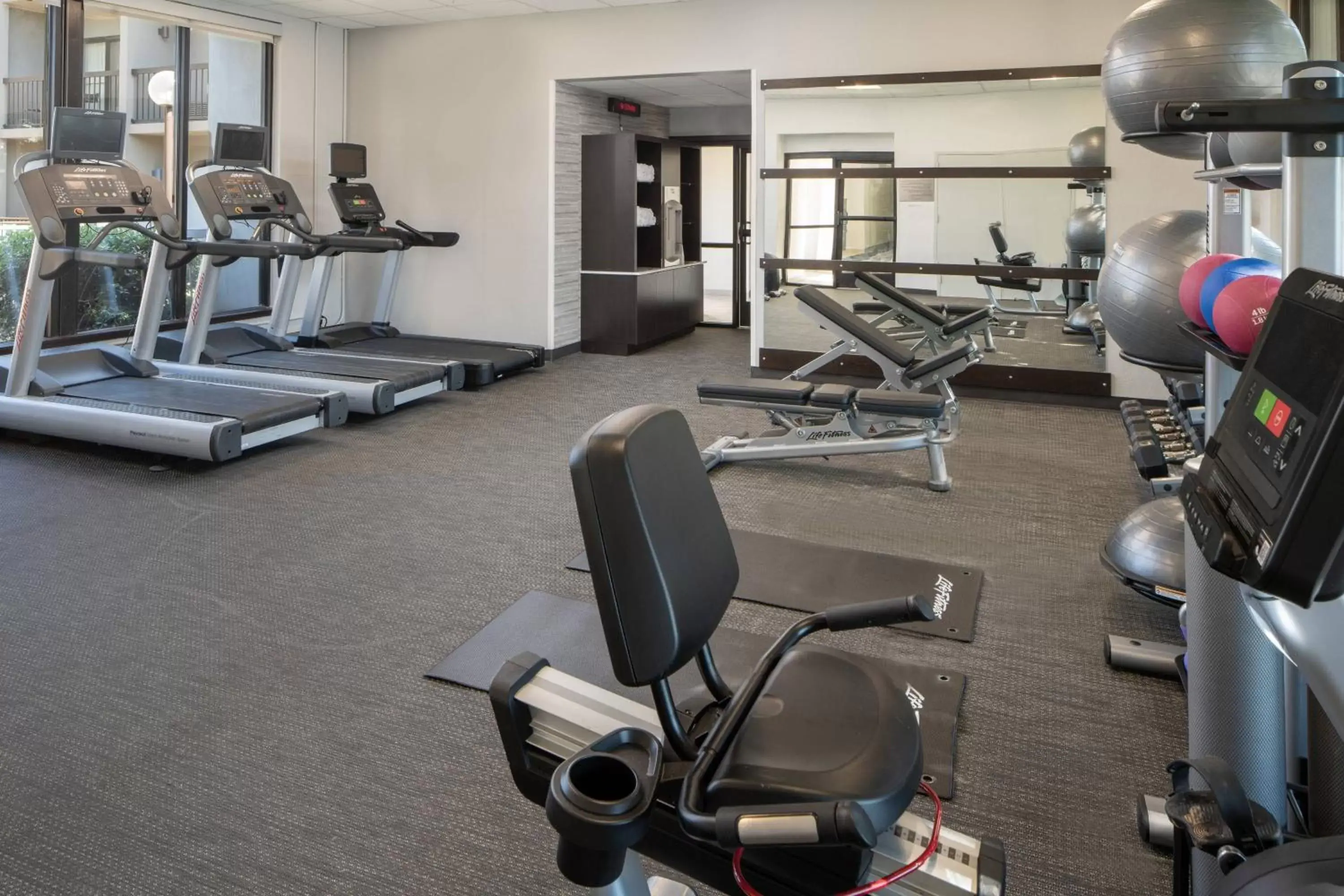 Fitness centre/facilities, Fitness Center/Facilities in Courtyard by Marriott Memphis East/Park Avenue