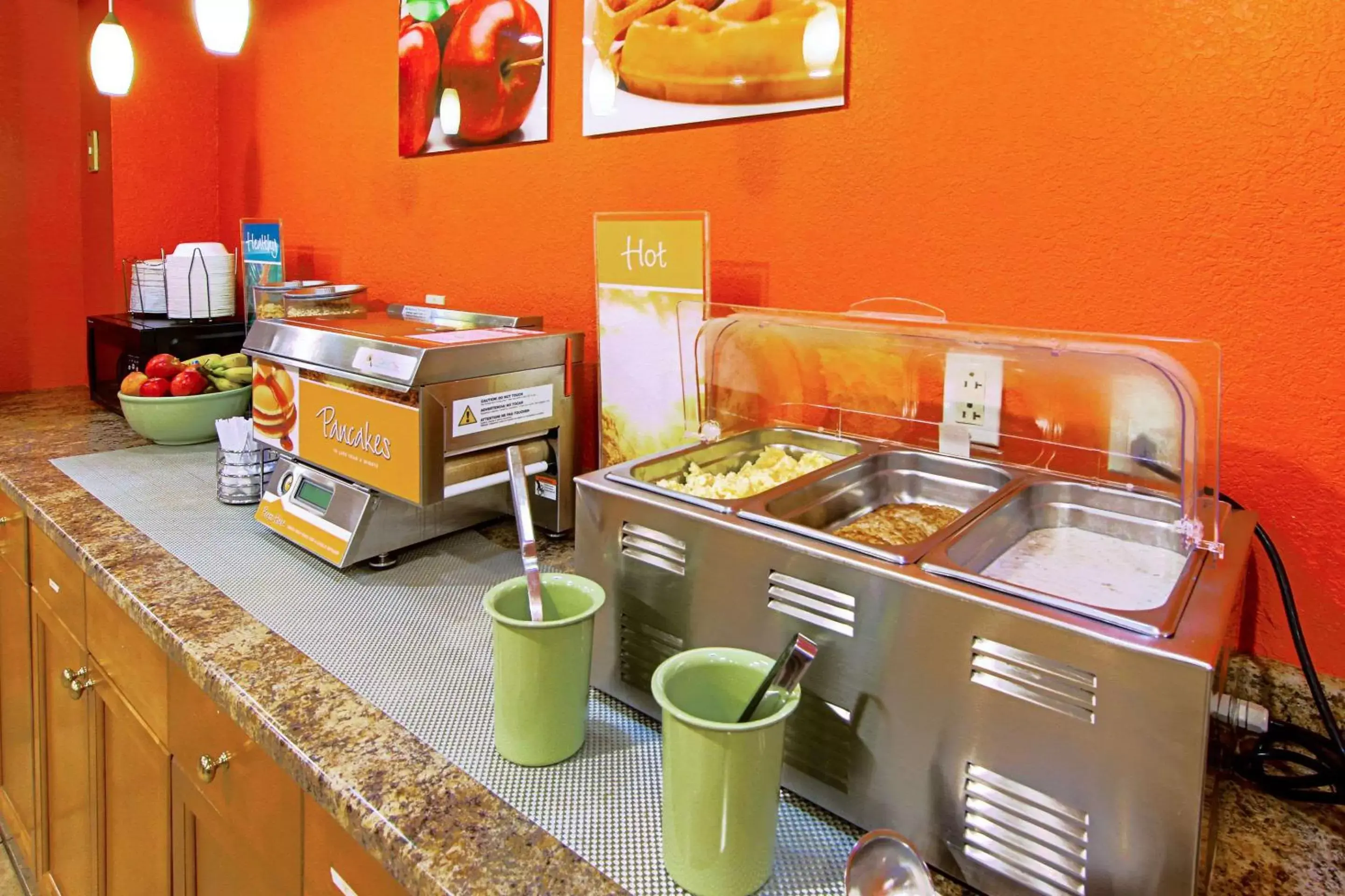 Restaurant/places to eat in Quality Inn Plainfield I-395 Restaurant/places to eat in Quality Inn Plainfield I-395