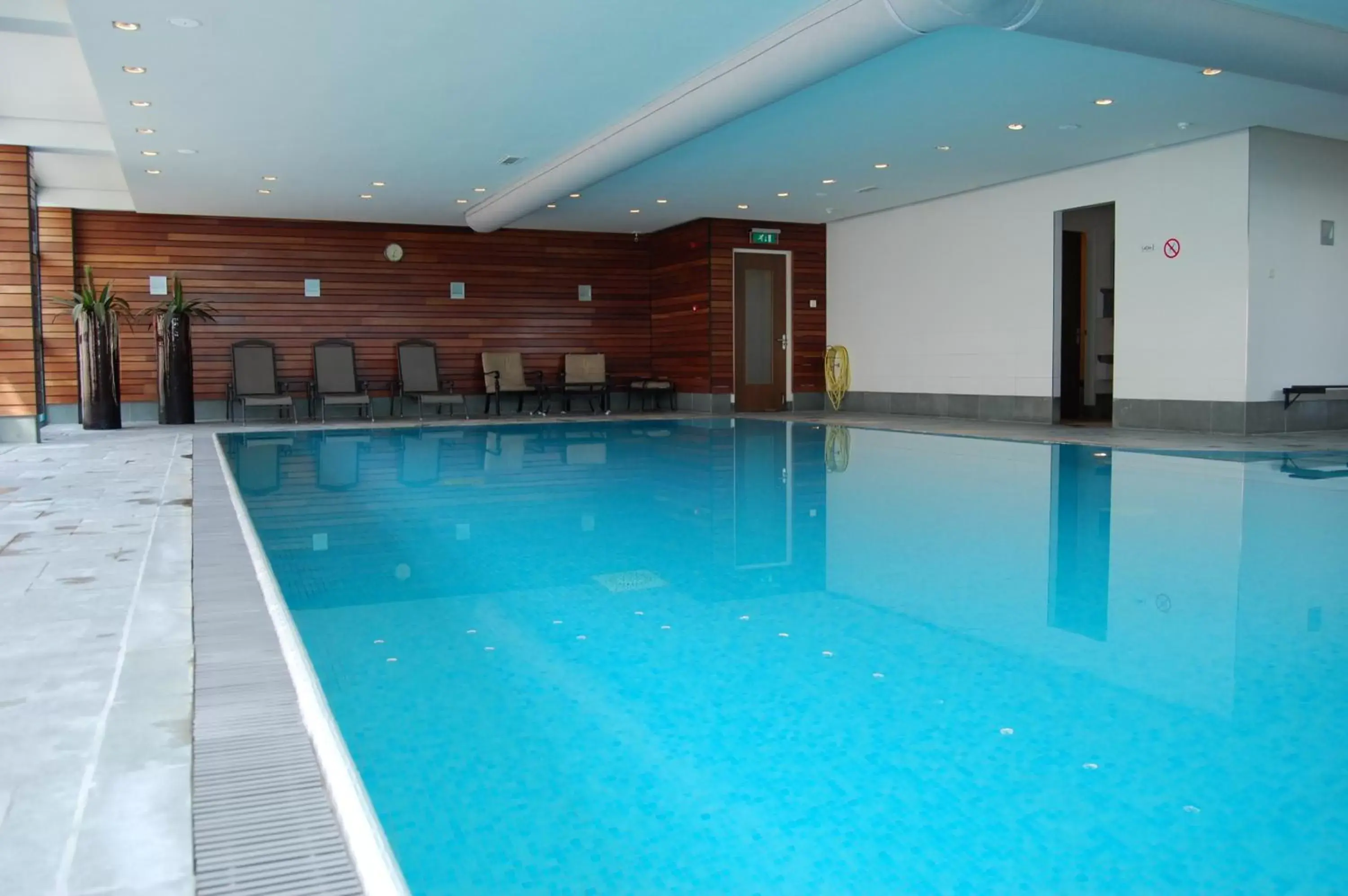 Swimming Pool in Best Western Hotel Nobis Eindhoven-Venlo A67