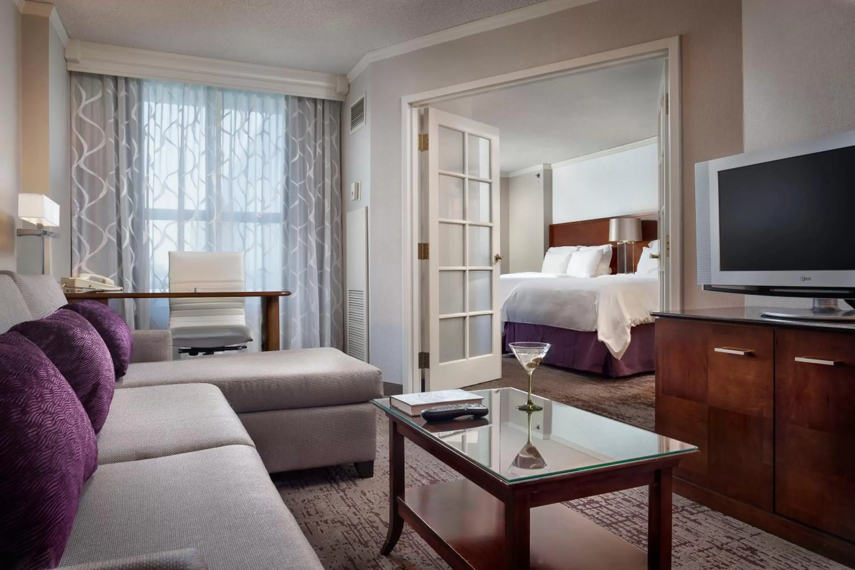 Living room, Seating Area in Chicago Marriott Suites Deerfield