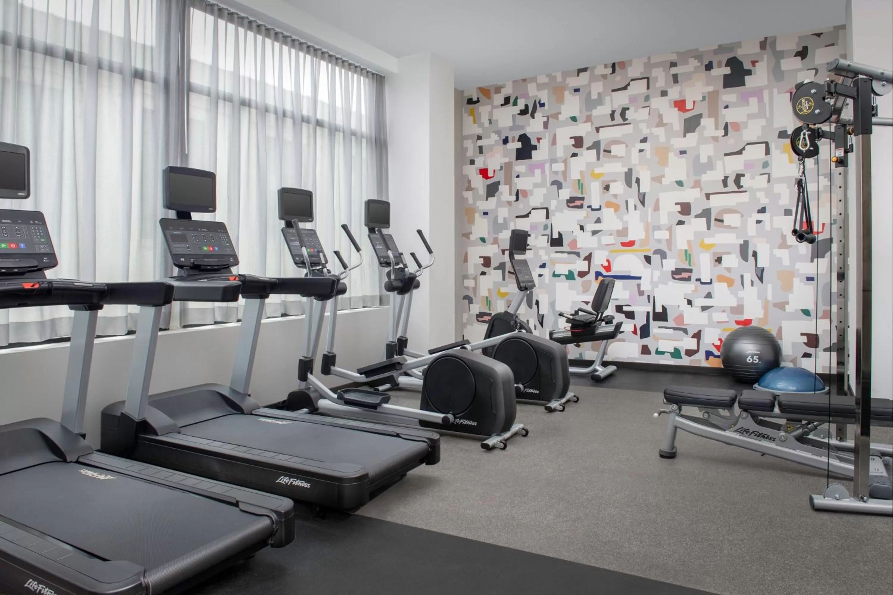 Fitness centre/facilities in SpringHill Suites by Marriott New York Queens