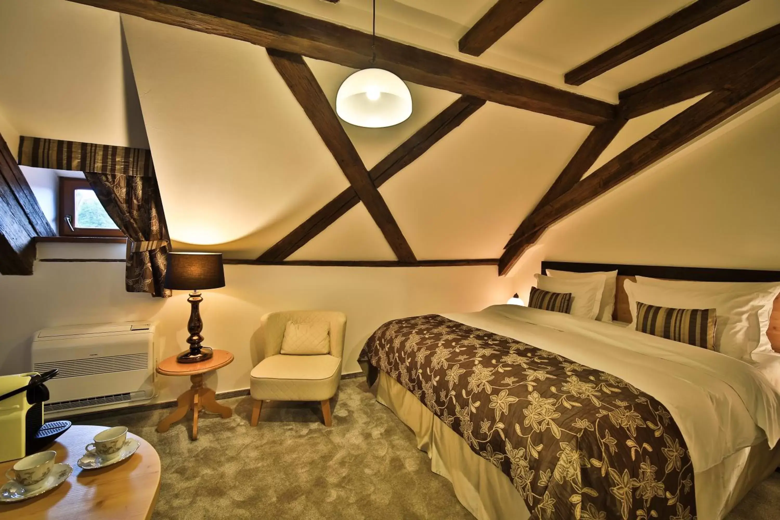 Photo of the whole room, Bed in Questenberg Hotel