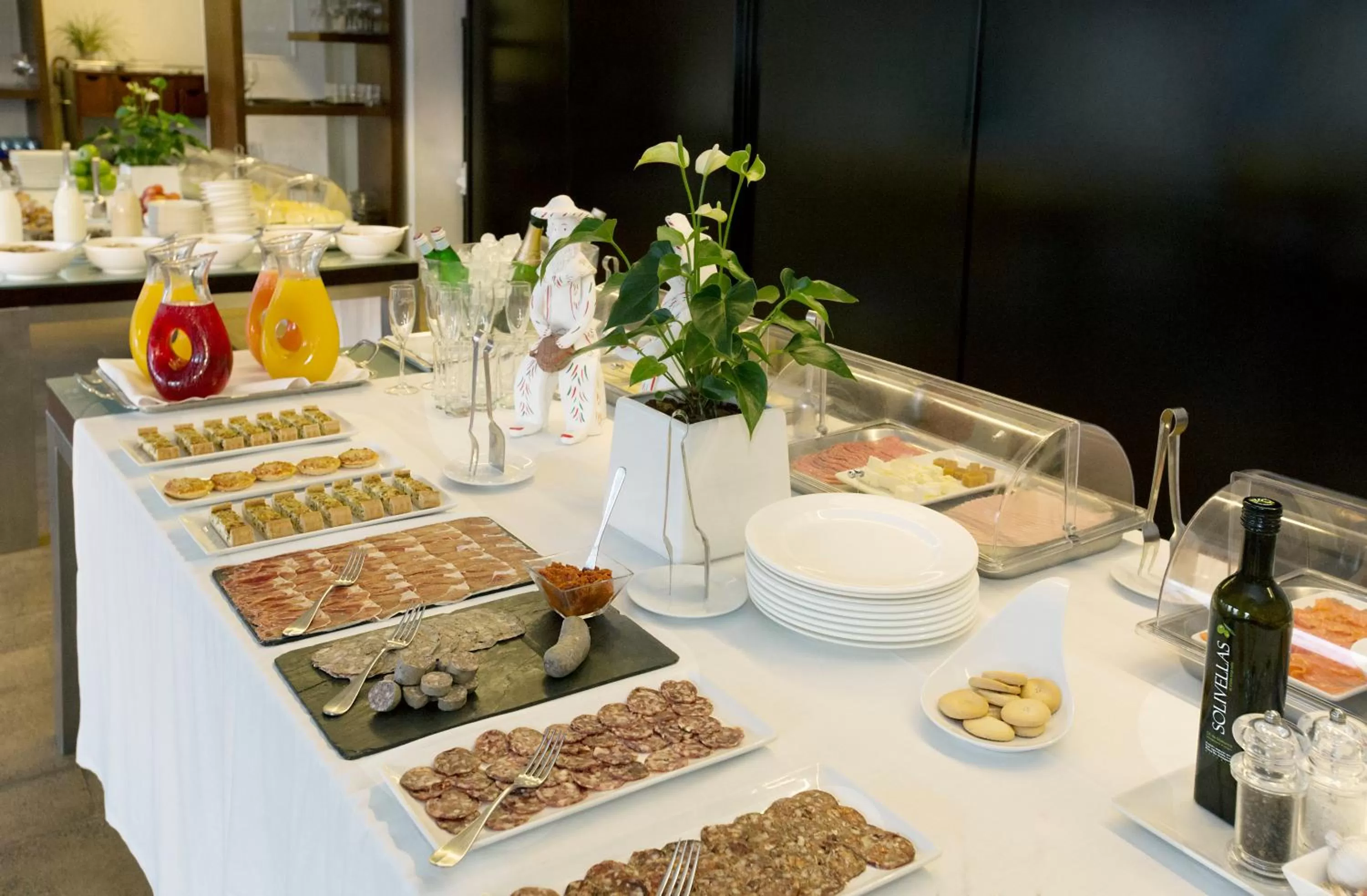 Buffet breakfast in Hospes Palacio de los Patos, a Member of Design Hotels