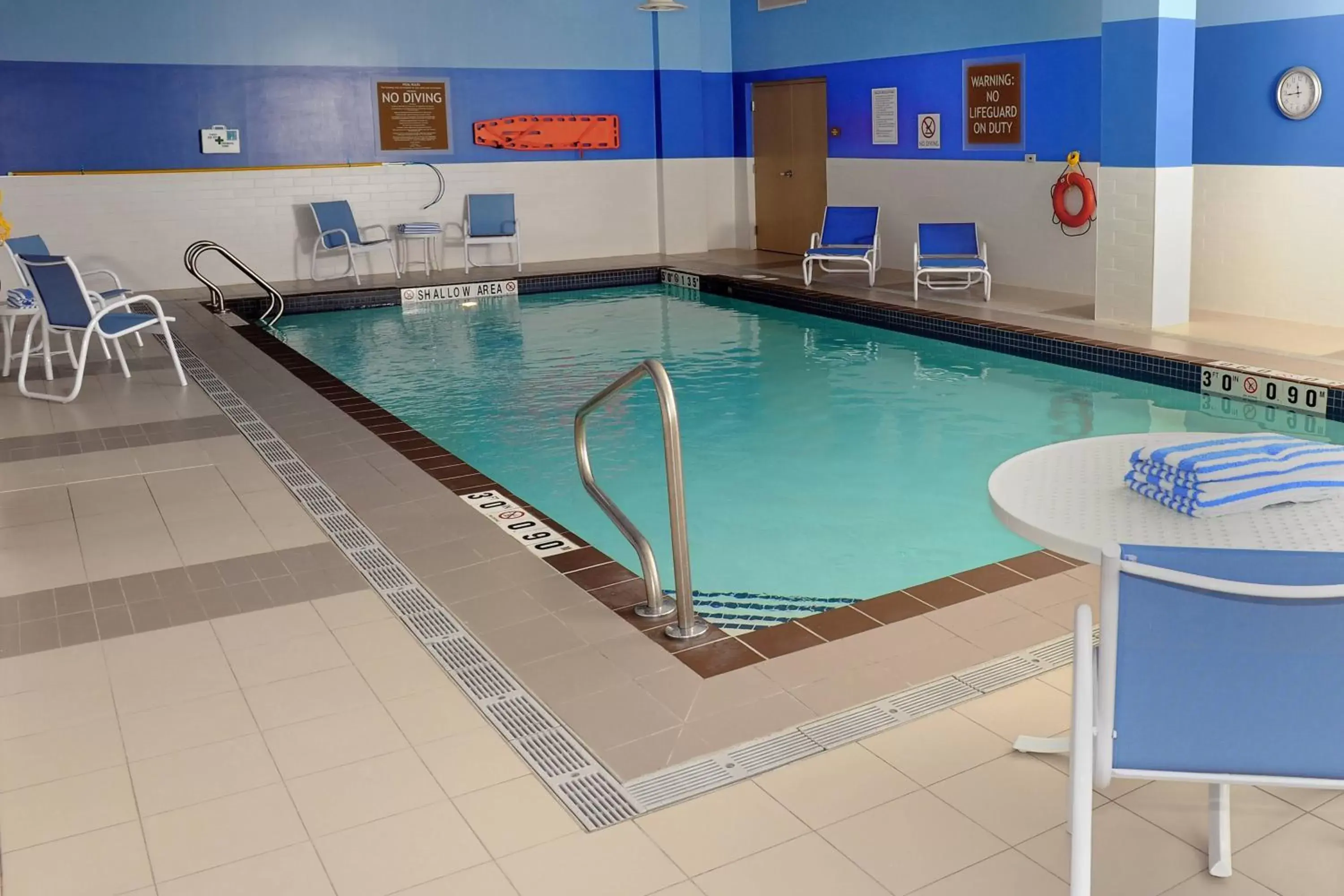 Swimming Pool in Four Points by Sheraton Cambridge Kitchener, Ontario