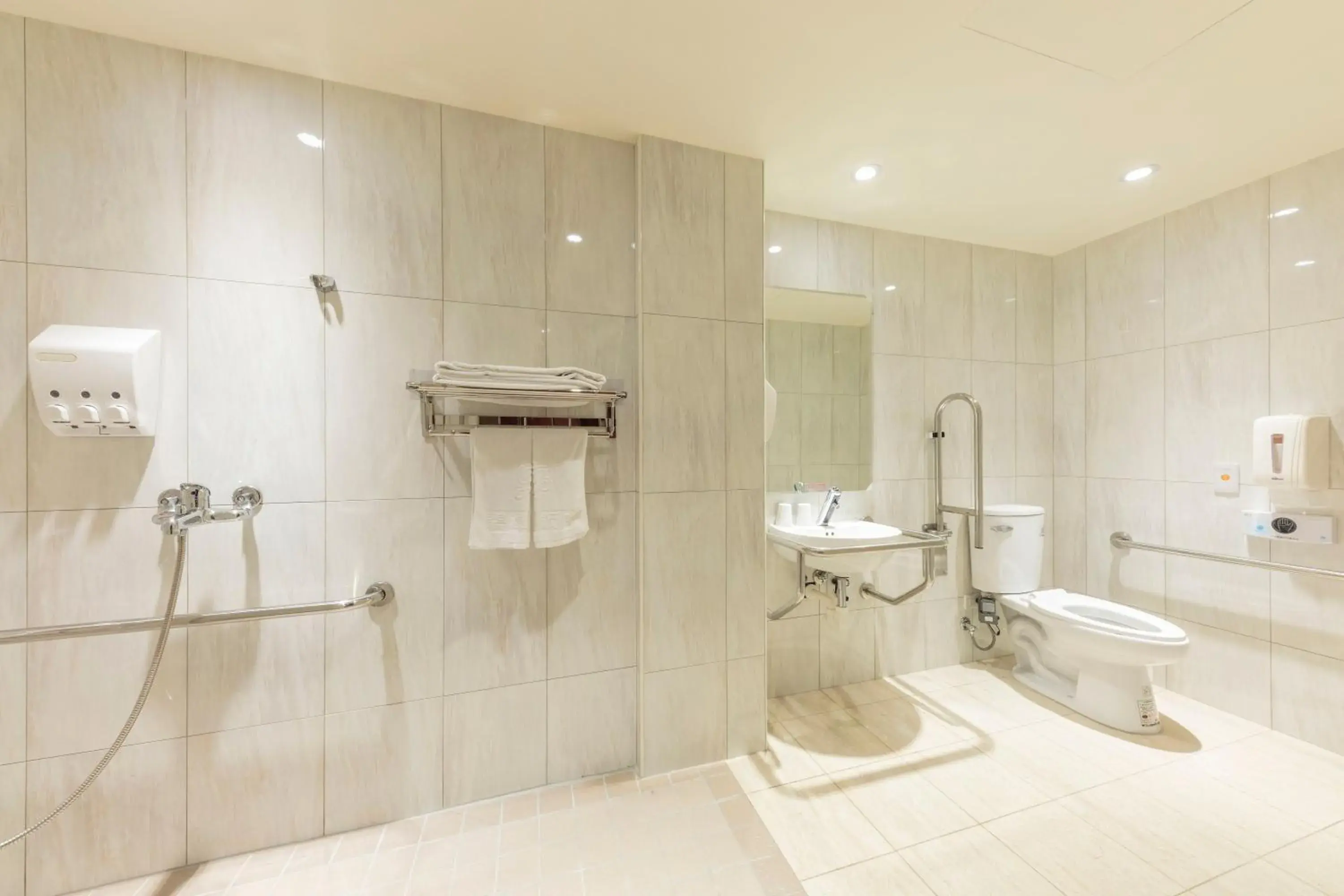 Shower, Bathroom in Bitan Hotel