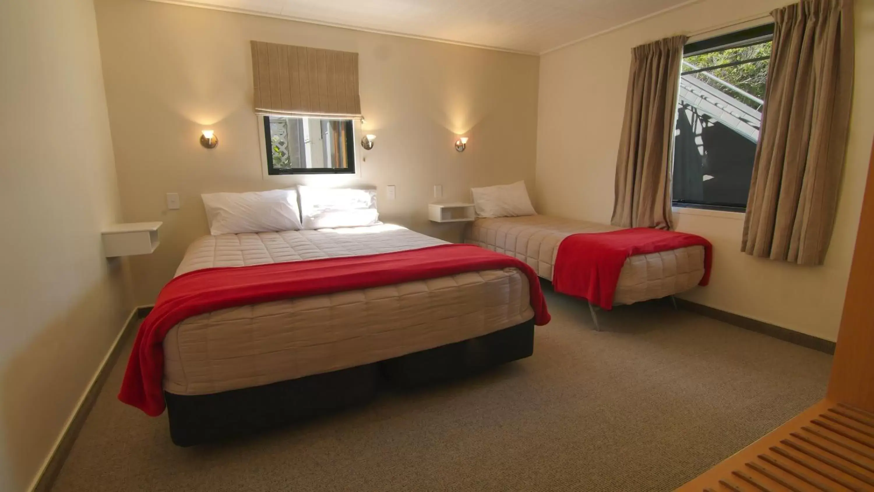 Bedroom, Bed in Country Glen Lodge