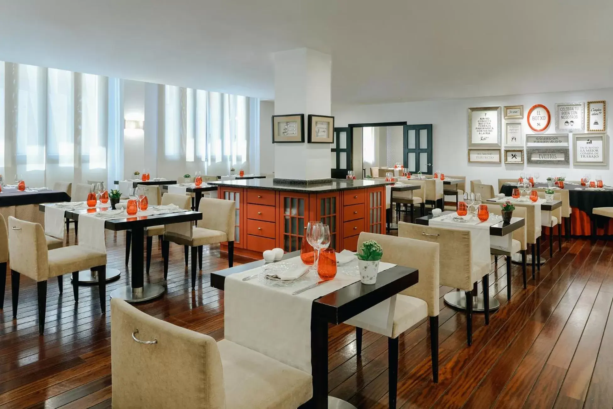 Continental breakfast, Restaurant/Places to Eat in Abba Euskalduna Hotel