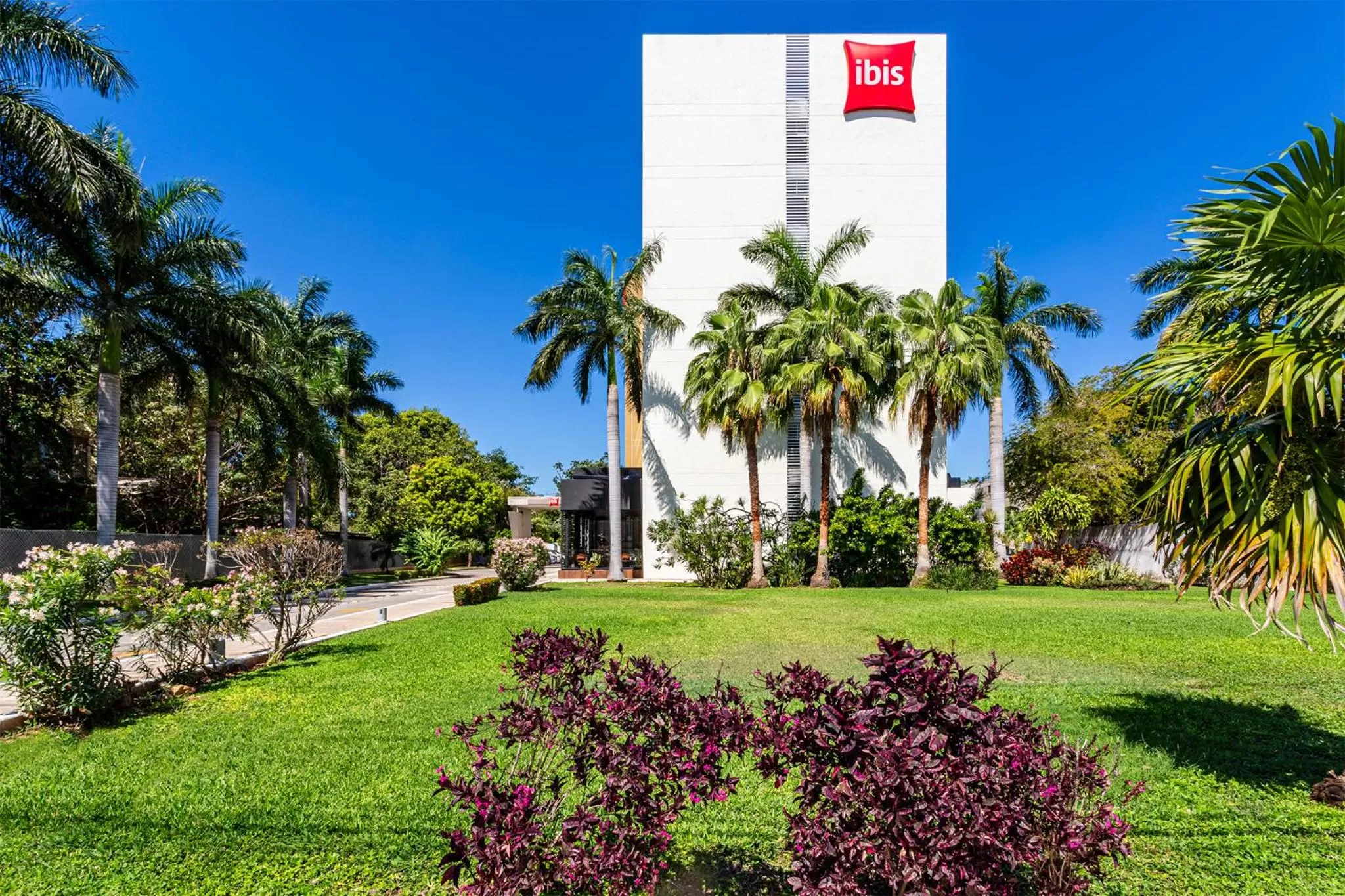 Property building in Ibis Merida