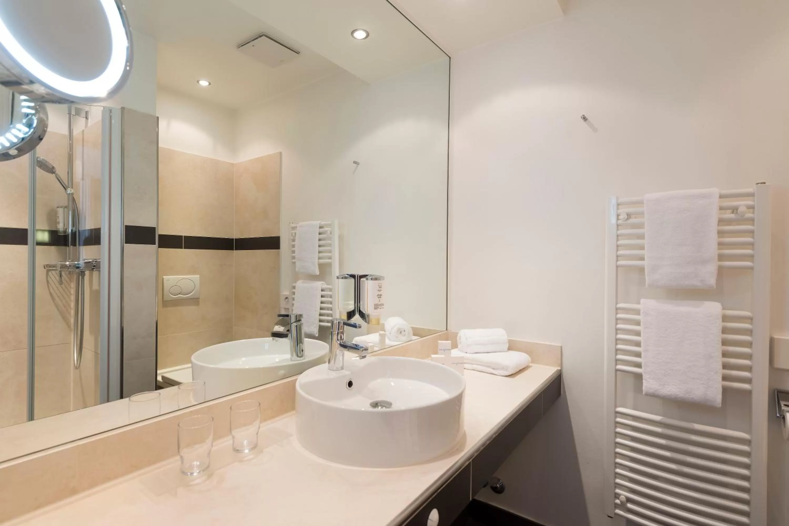 Shower in Hotel des Nordens Flensburg Wellness & Spa