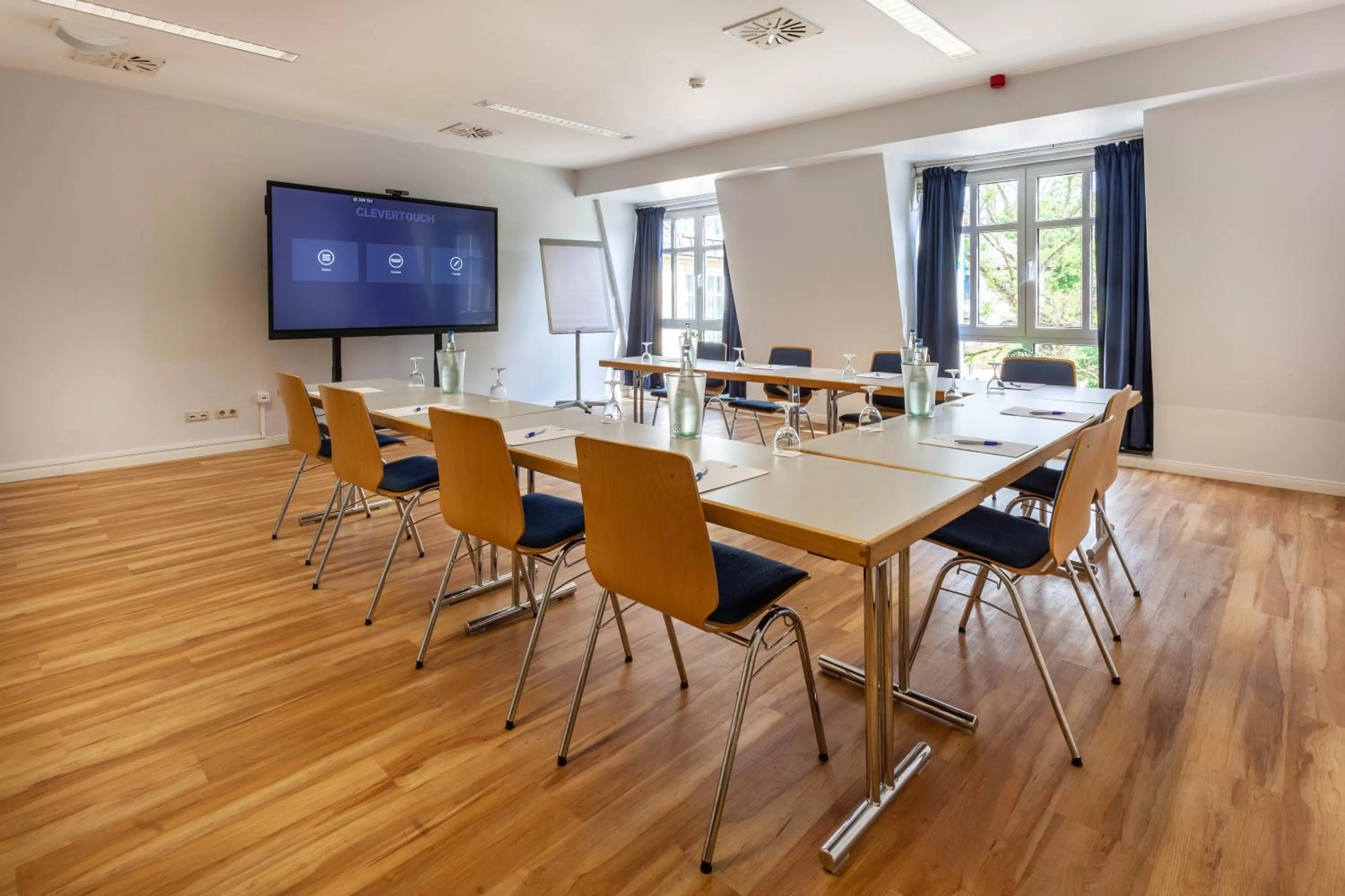 TV and multimedia in Best Western Wein- und Parkhotel