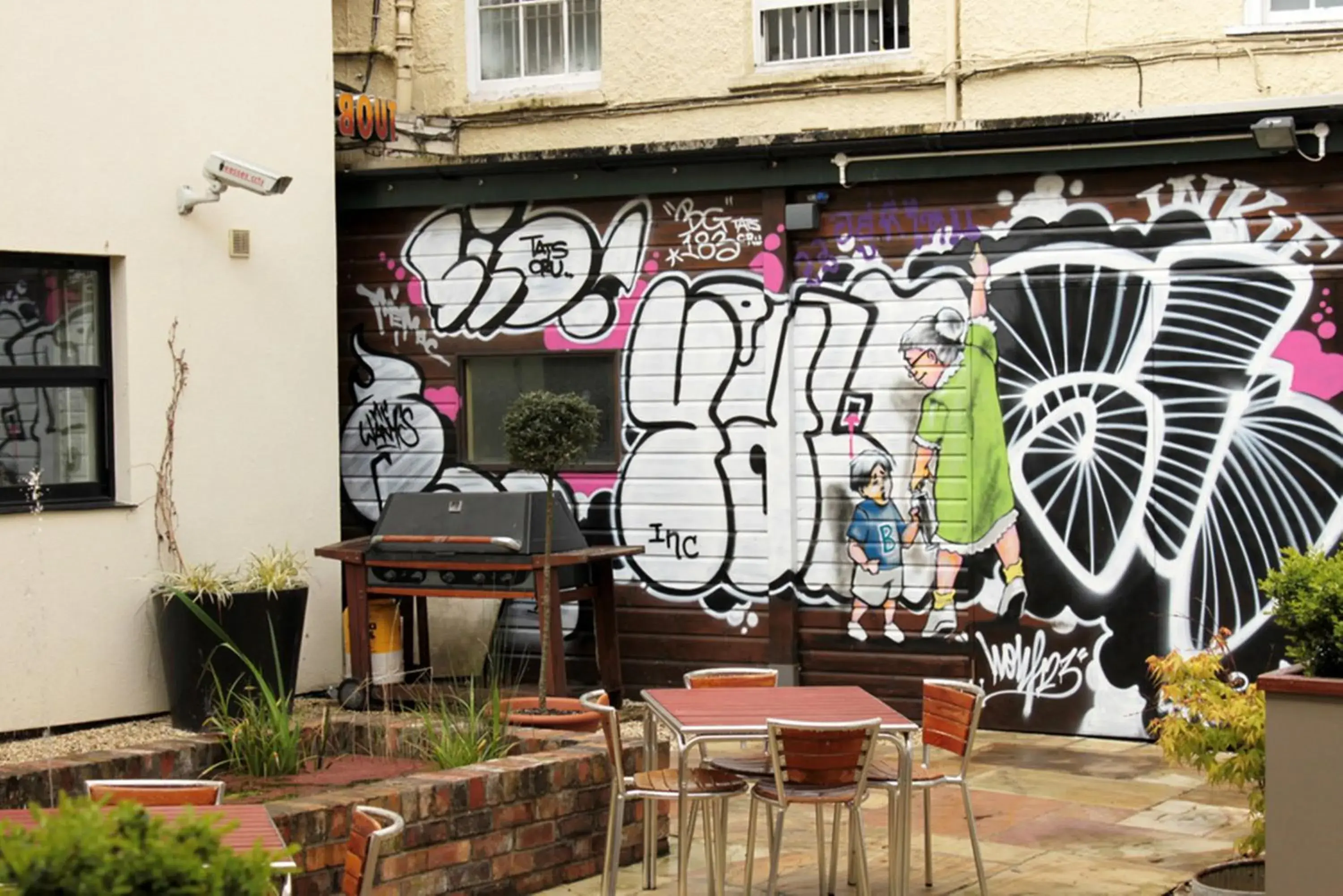 Patio in Brooks Guesthouse Bristol