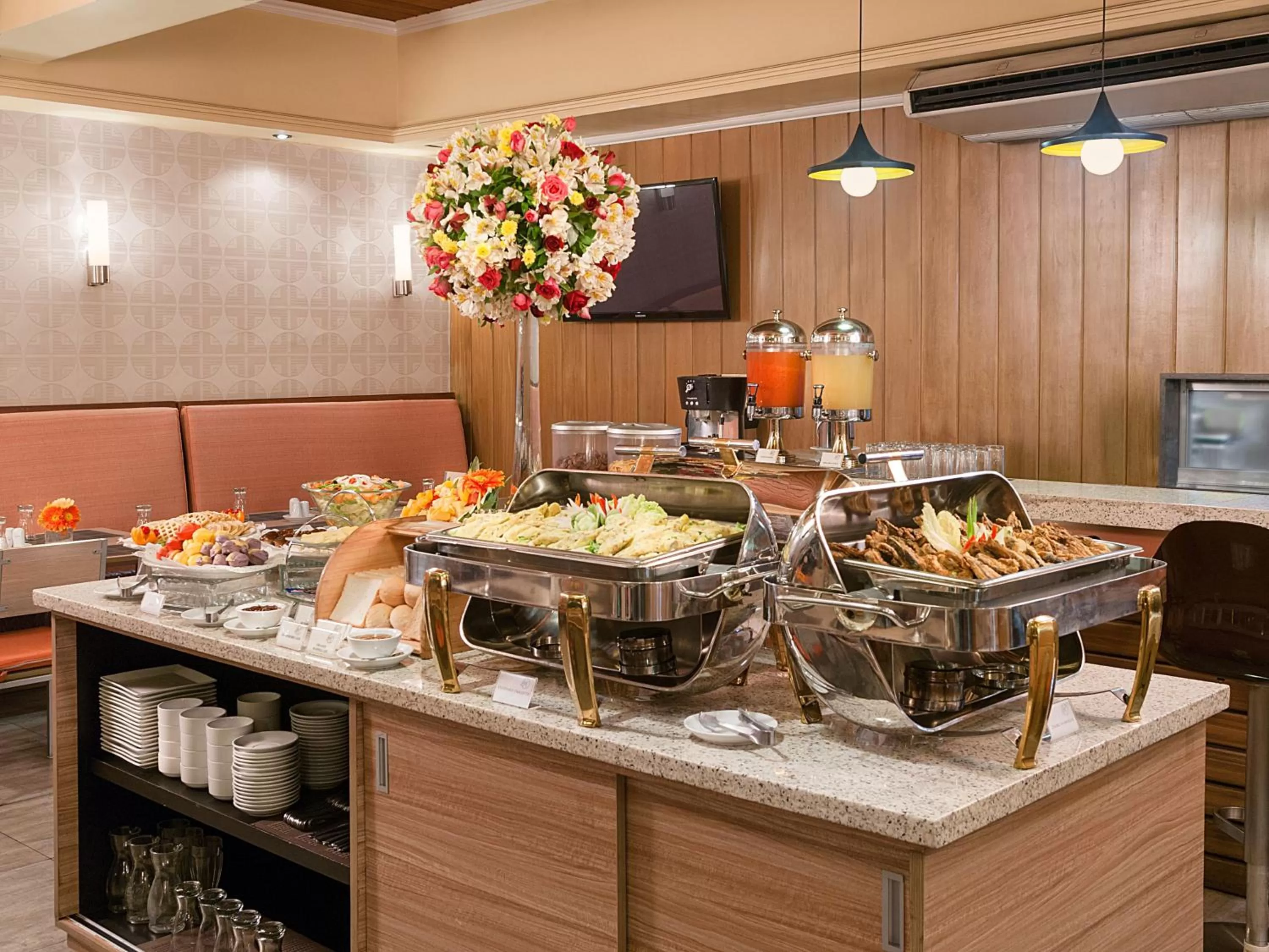 Food and drinks in Hotel Kimberly Manila