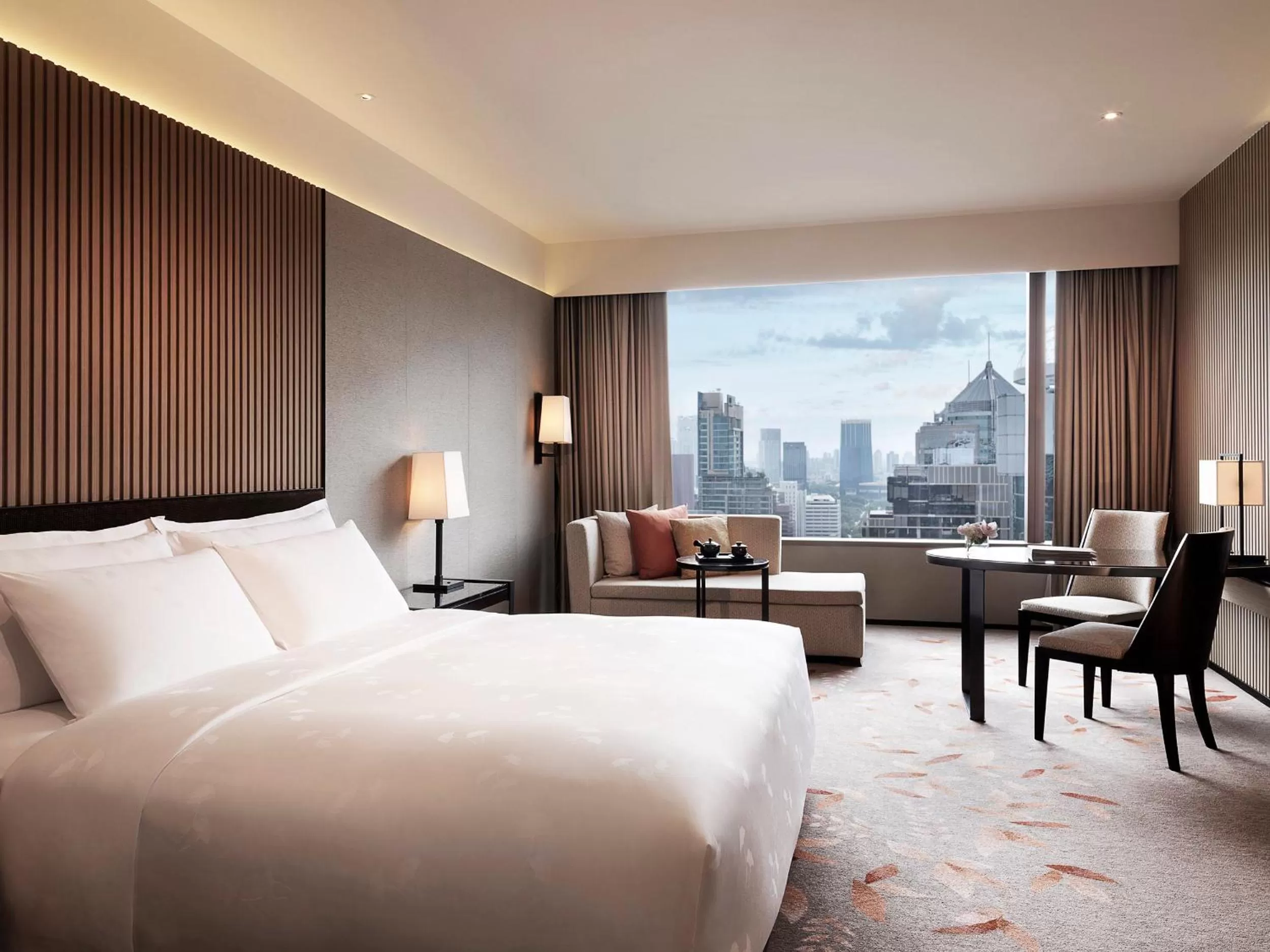 Deluxe King Room in The Okura Prestige Bangkok