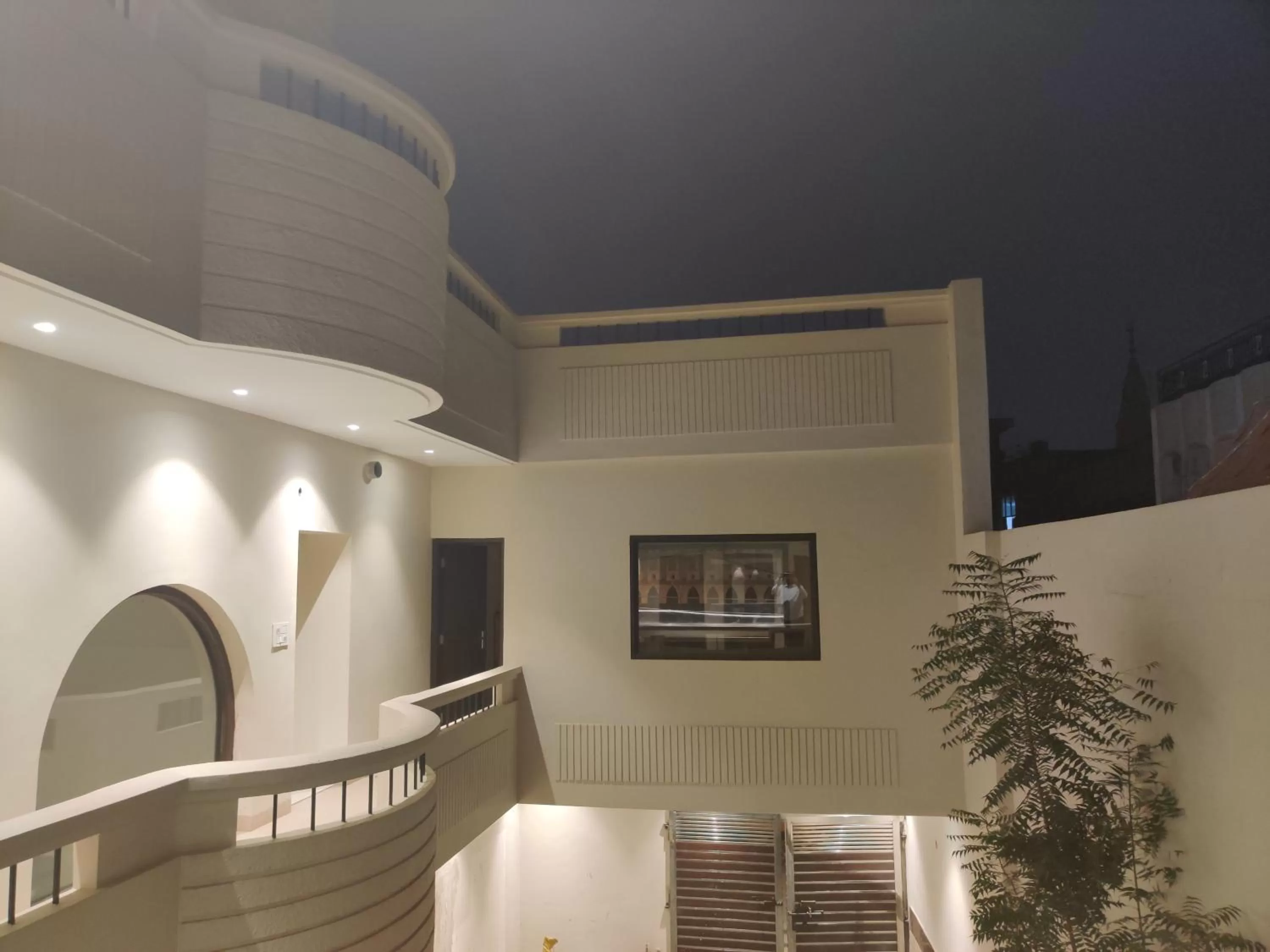 Property building in Hotel Exotic - 5 min walk from Golden Temple